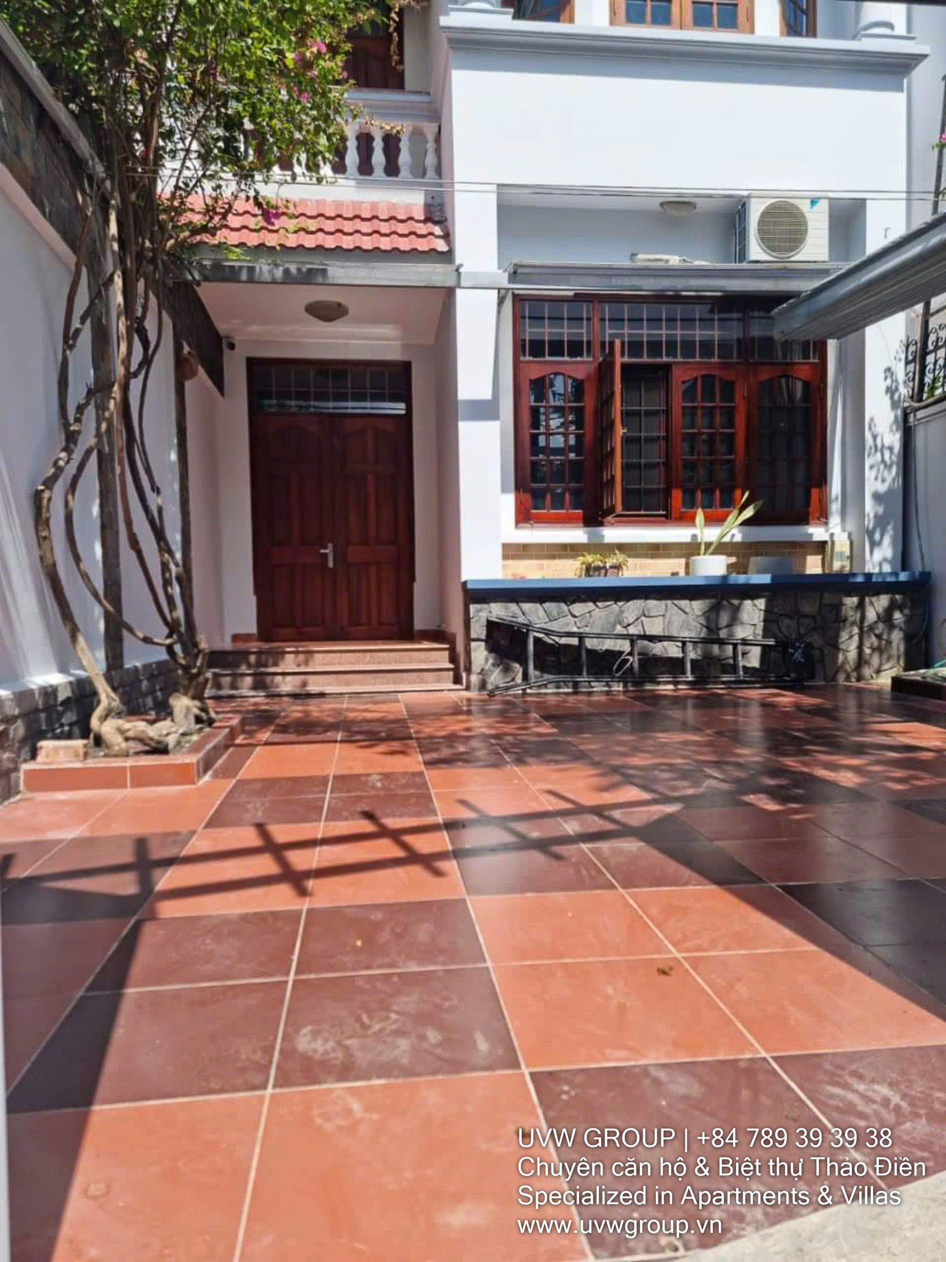 Nhà phố cho thuê có nội thất tại Thảo Điền | 3PN | 240m² | $2,000