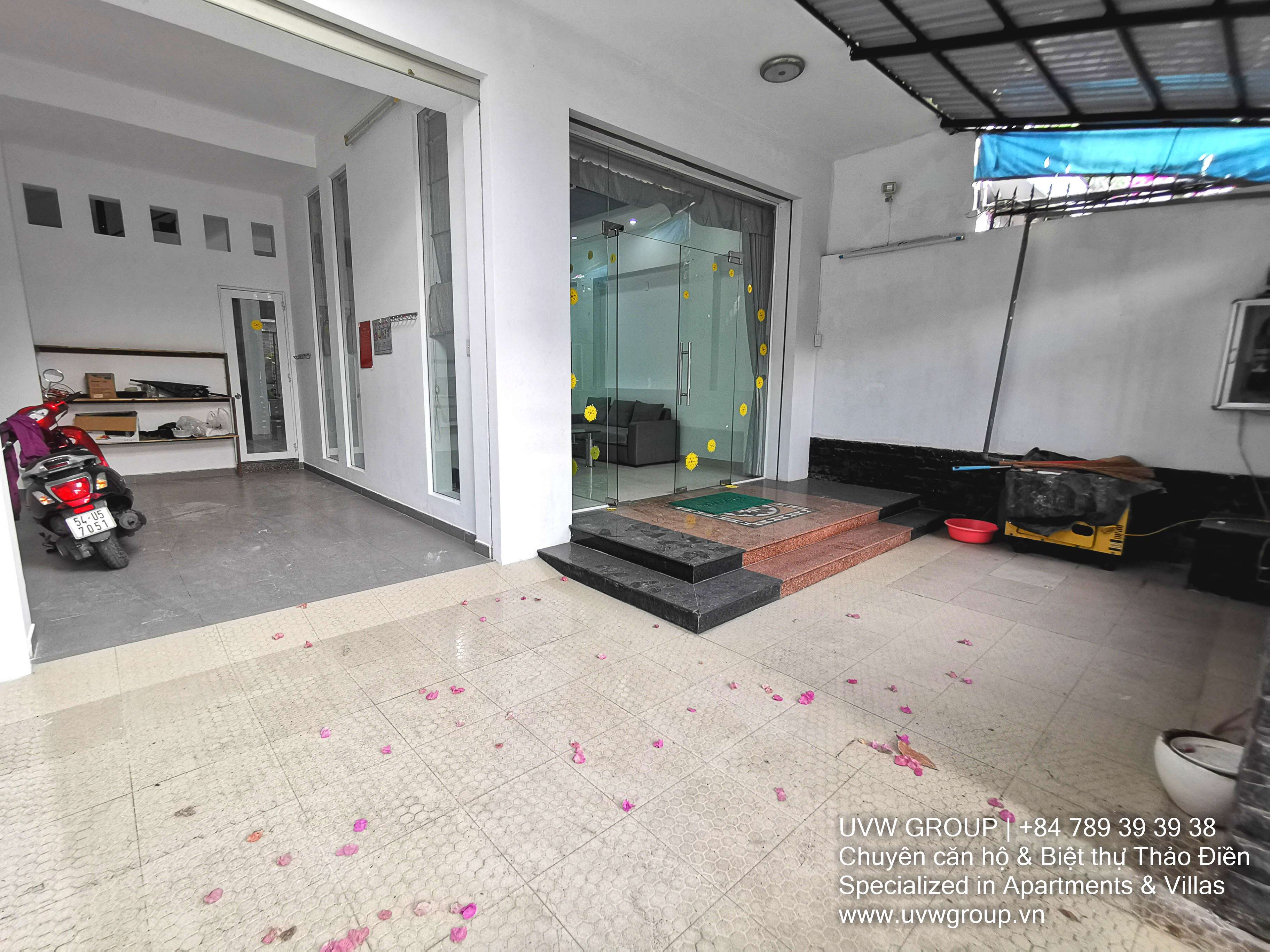 Nhà cho thuê tại Thảo Điền | 4PN | 200m² | Nội thất cơ bản | $1,800