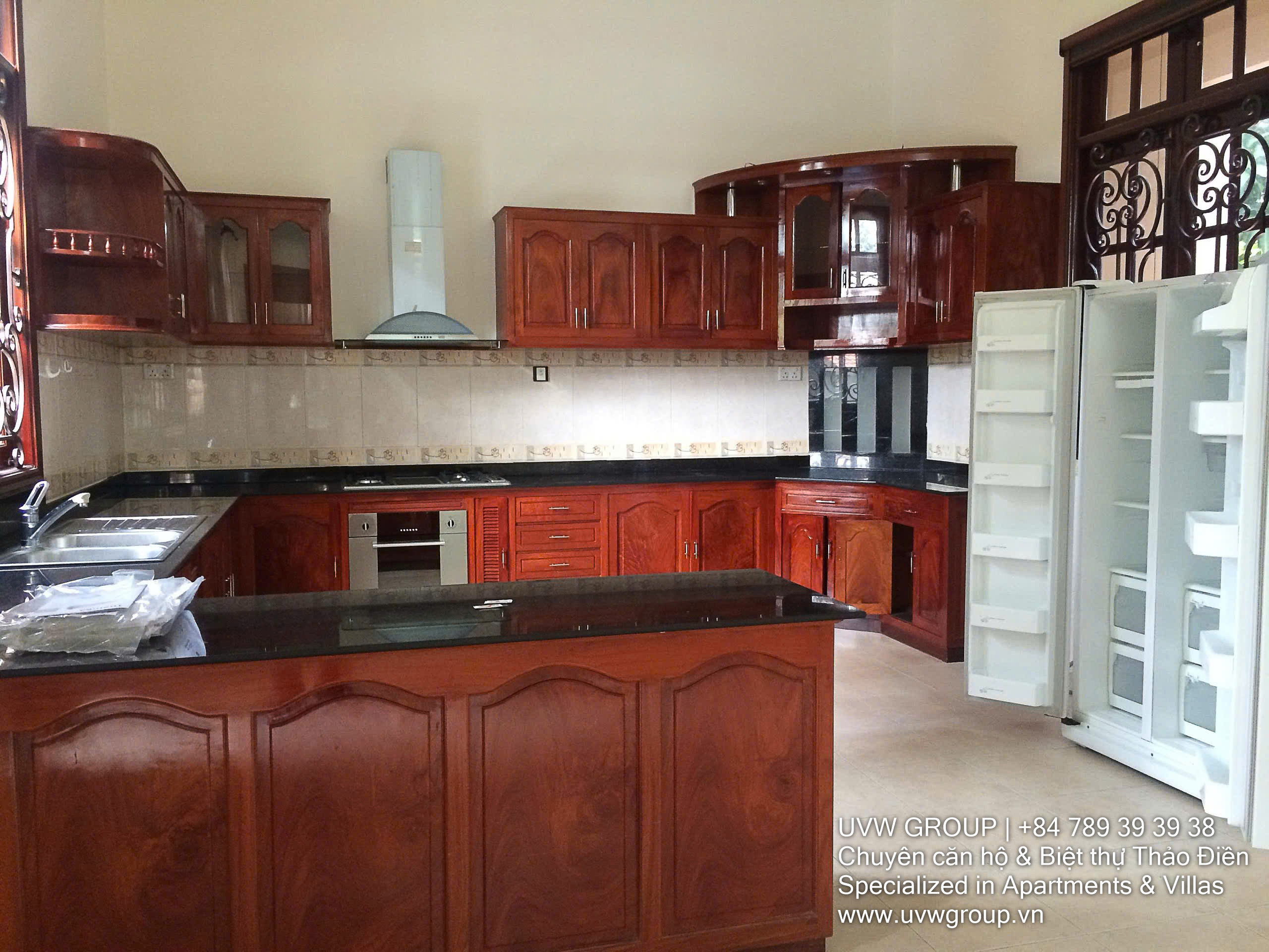 Beautiful 2-frontage villa for sale in Thao Dien, 975m² land, swimming pool, 5BR, luxury garden home