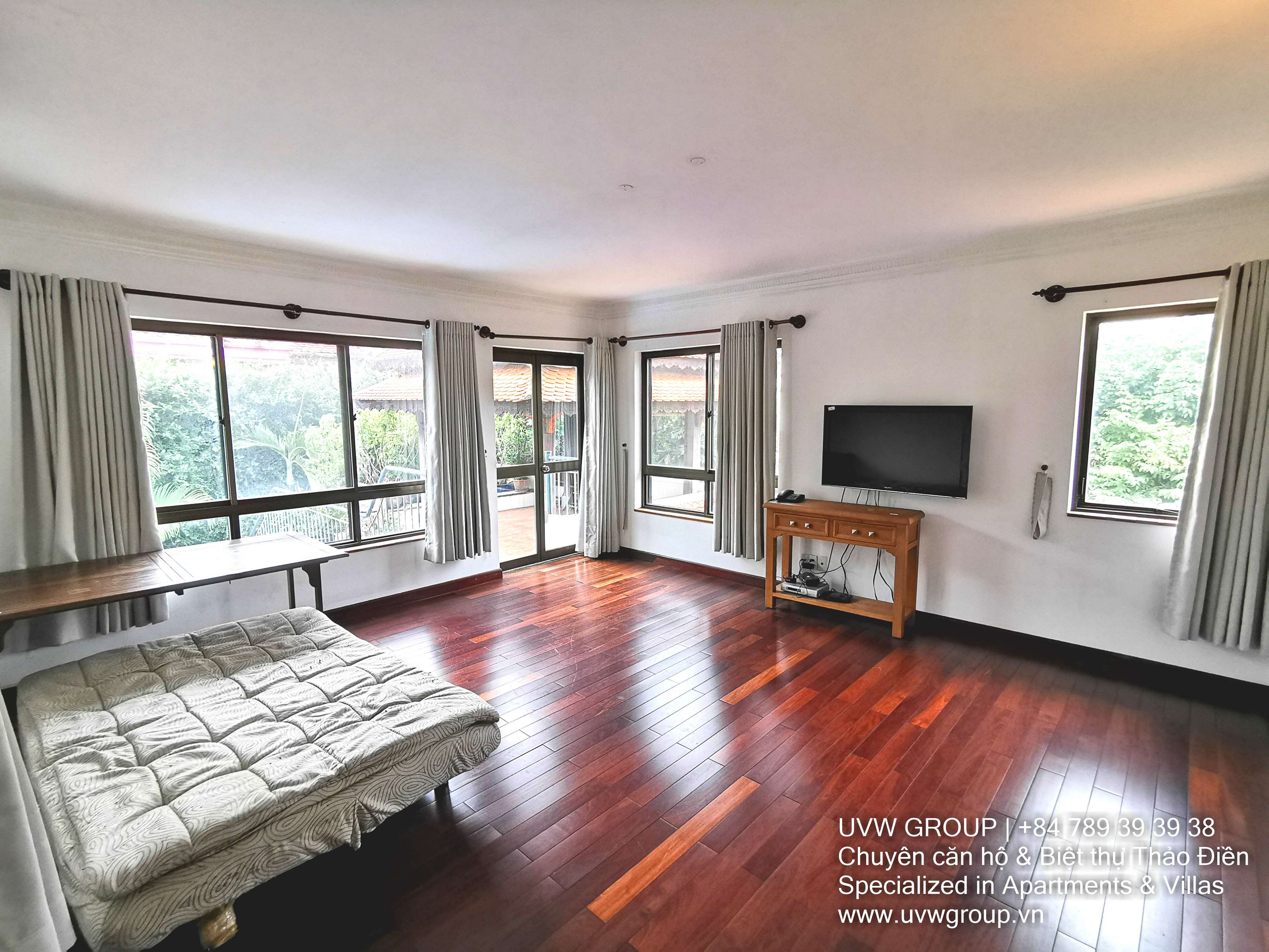 5-bedroom villa with 600m² for rent in Thao Dien, basic furnished