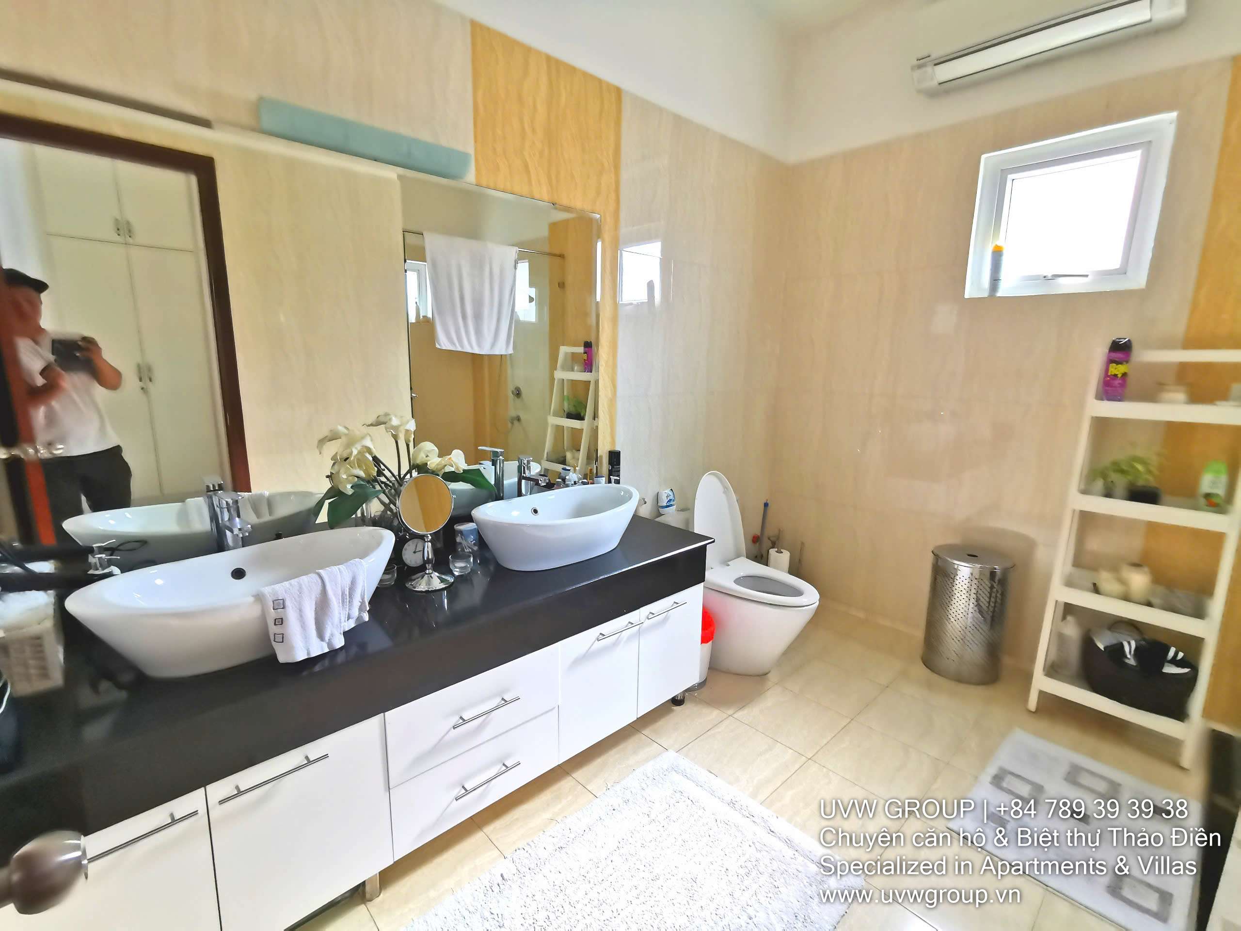 Fully furnished 5-bedroom luxury villa for rent in Thao Dien with 450m² area