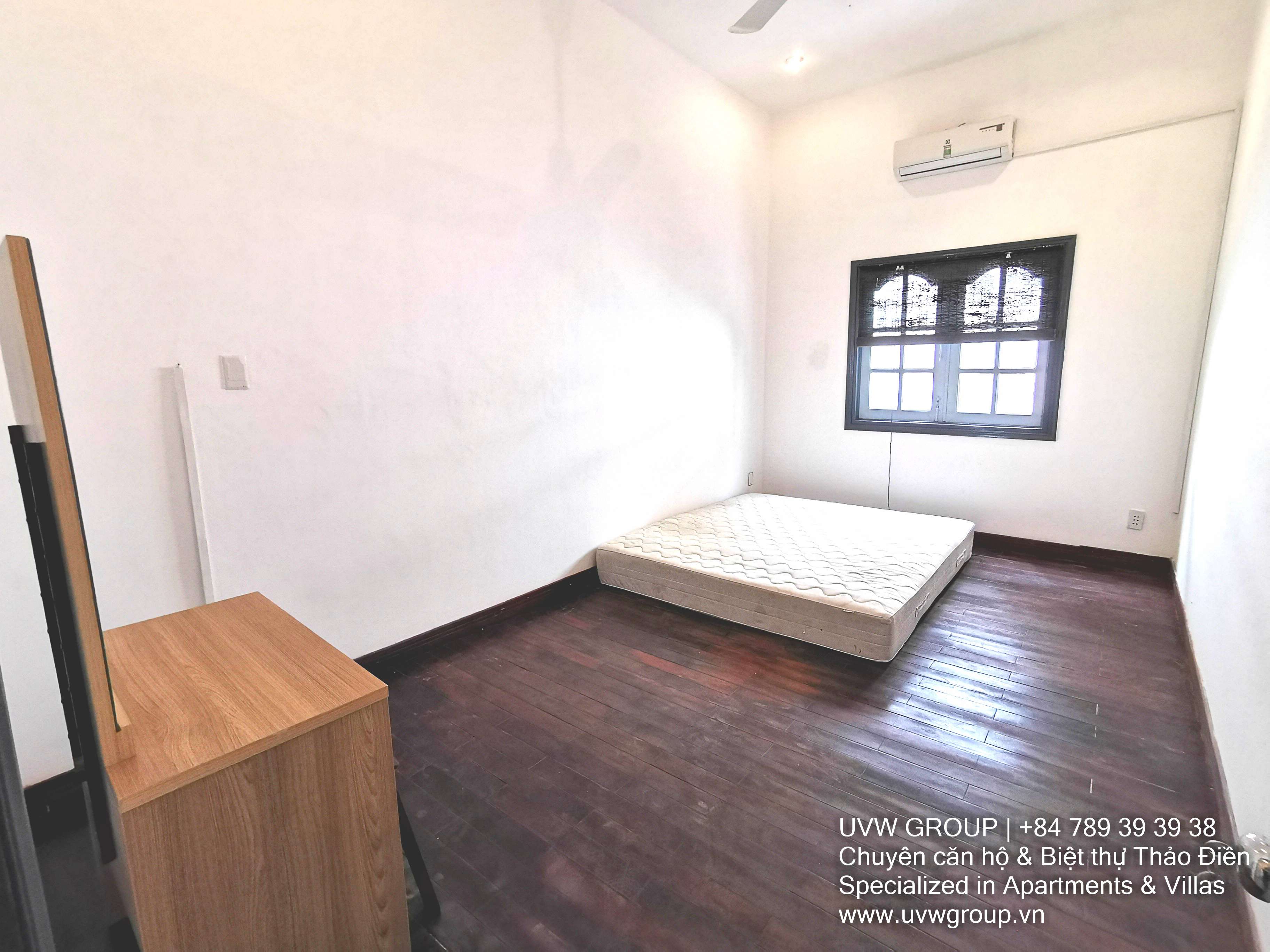 Basic furnished 3-bedroom house for rent in Thao Dien with 200m²