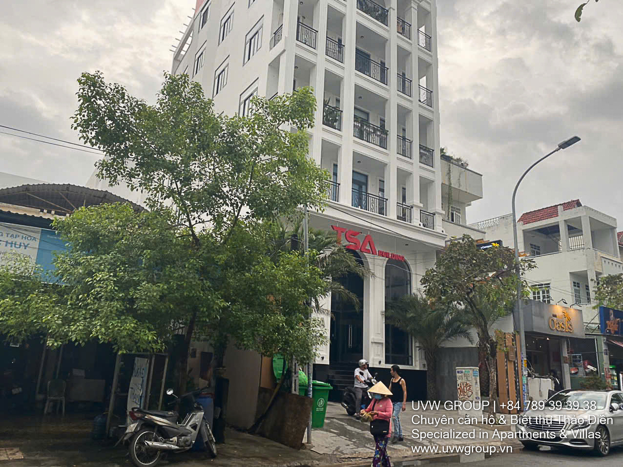 Frontage building for sale at 119 Quoc Huong, Thao Dien – 365m² land, over 10 rooms, white facade, commercial potential