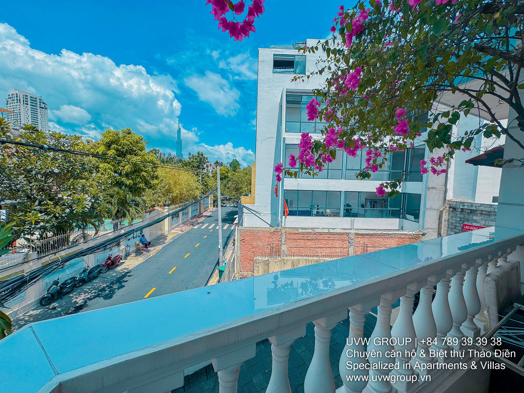 Elegant white villa for rent on Le Van Mien, Thao Dien – 310m², 3 floors, elevator, premium facade