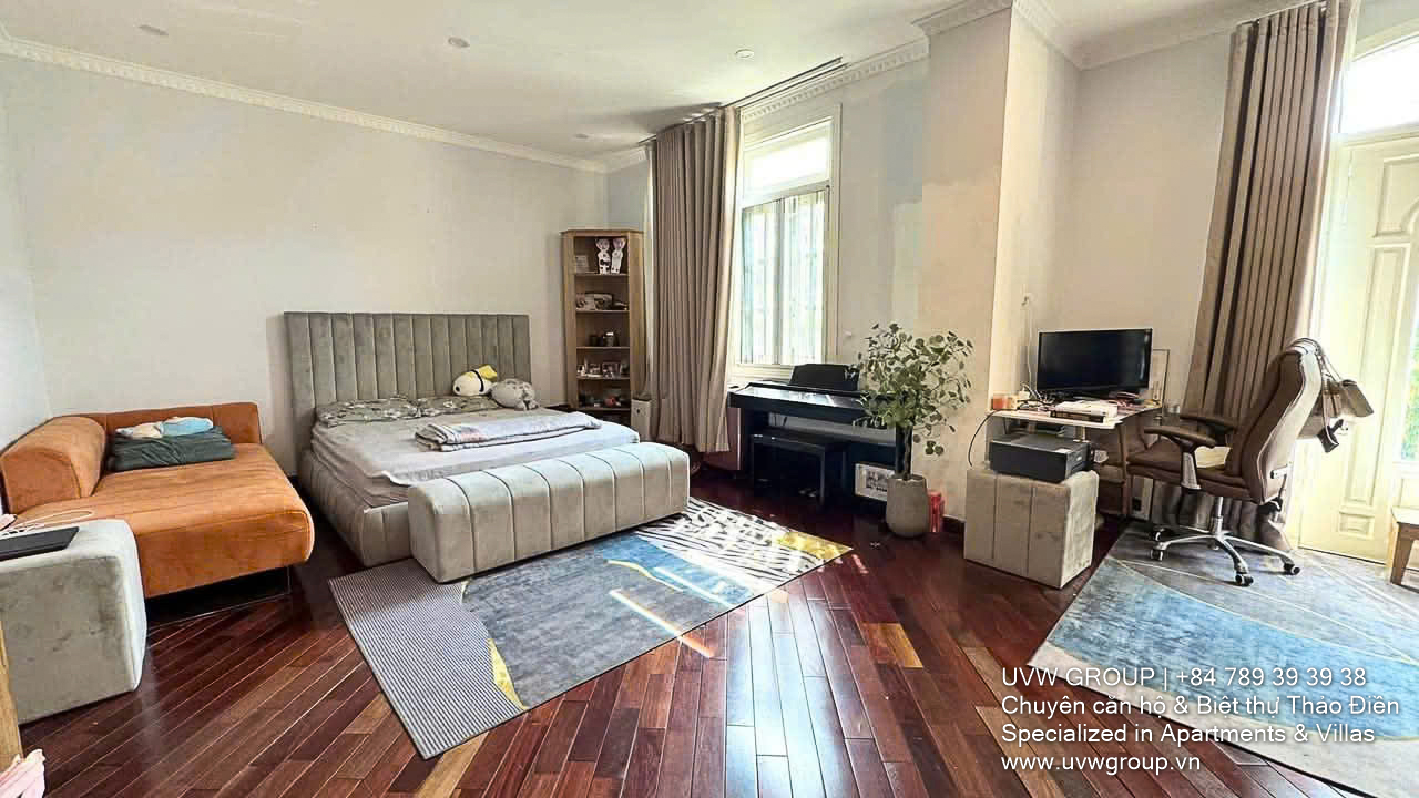 5-bedroom villa for rent in Thao Dien compound, 624m², private office