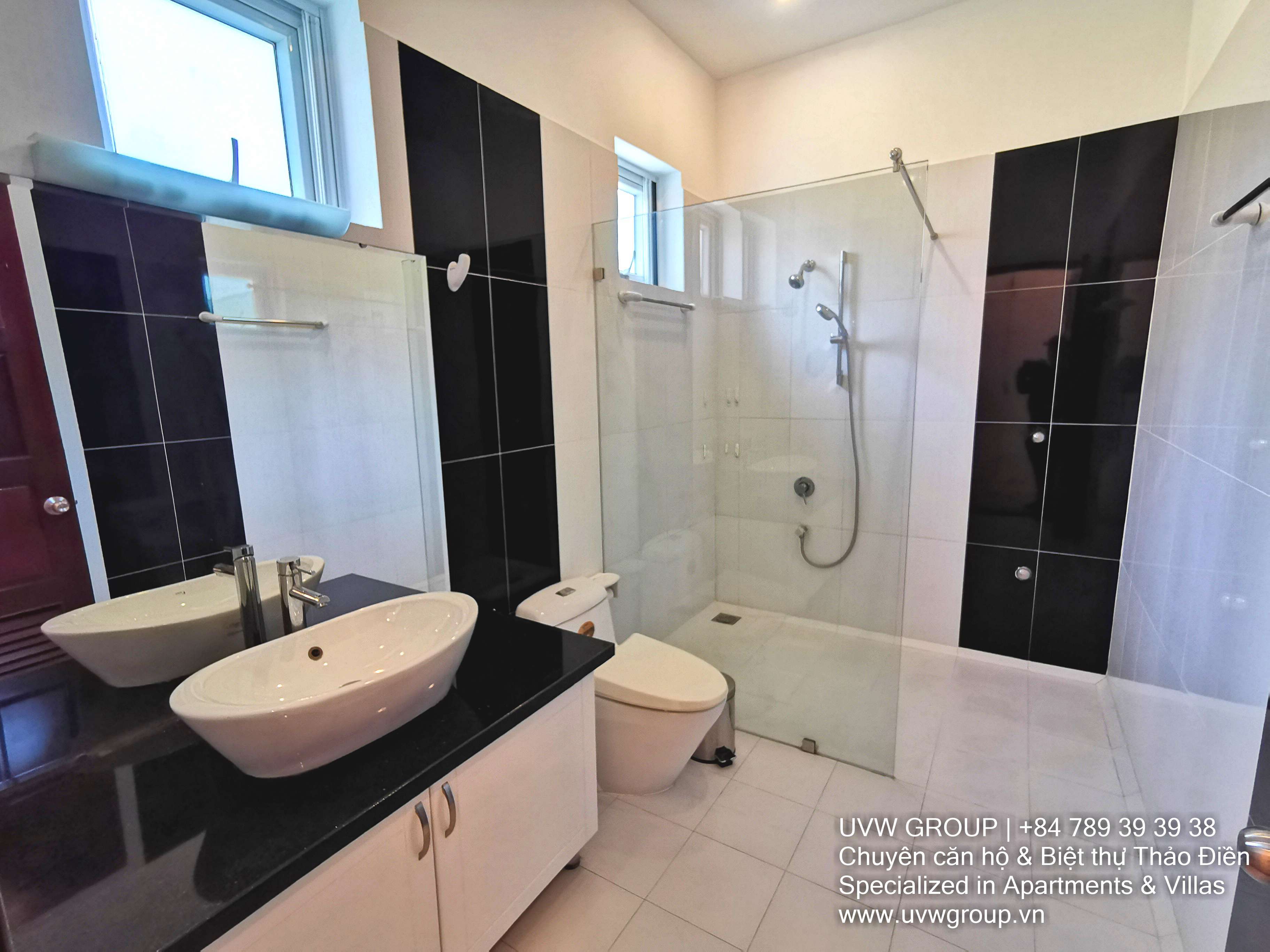 Fully furnished 5-bedroom luxury villa for rent in Thao Dien with 450m² area