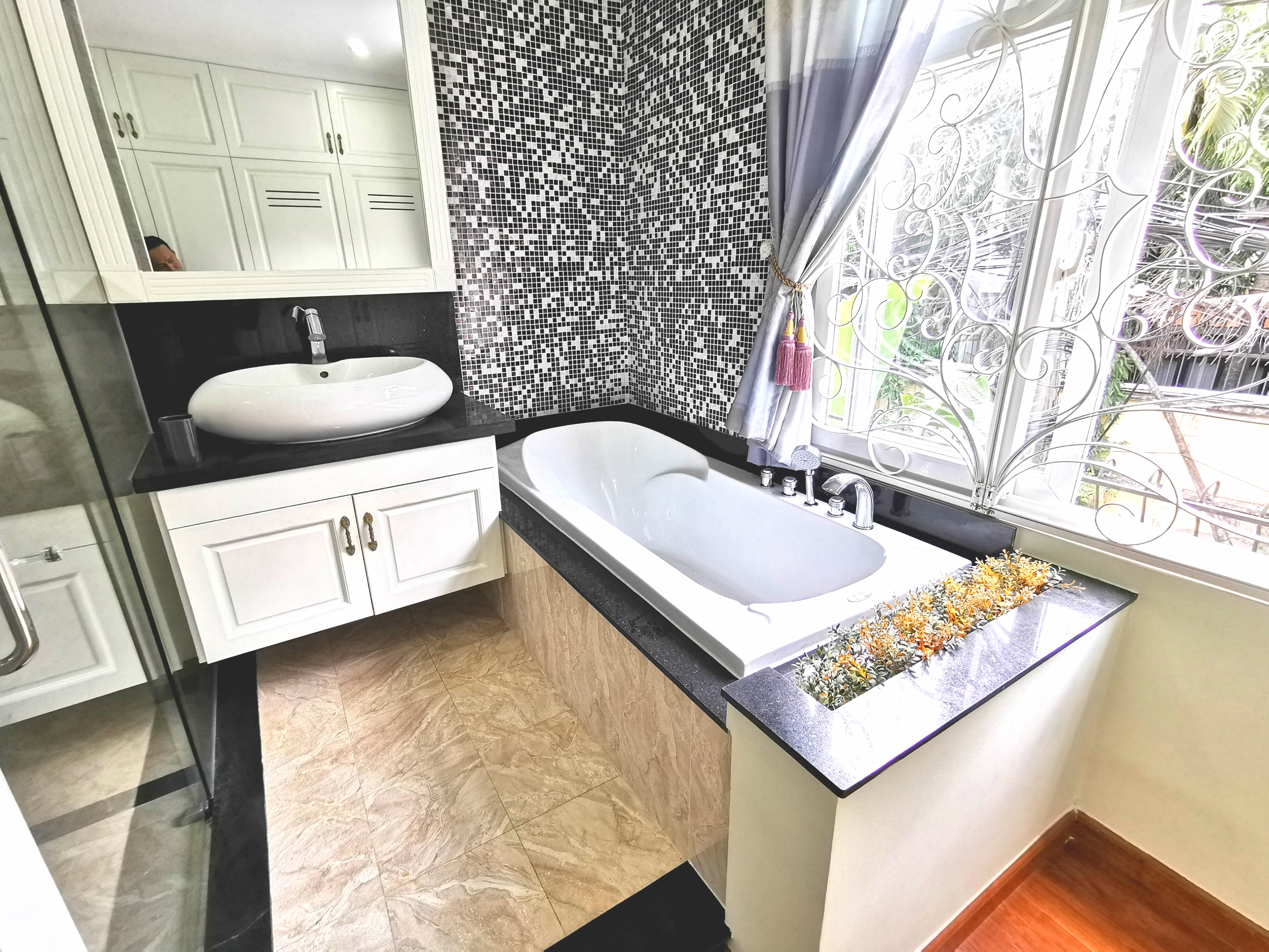 Luxury furnished 3-bedroom house for rent in Thao Dien, 88m²