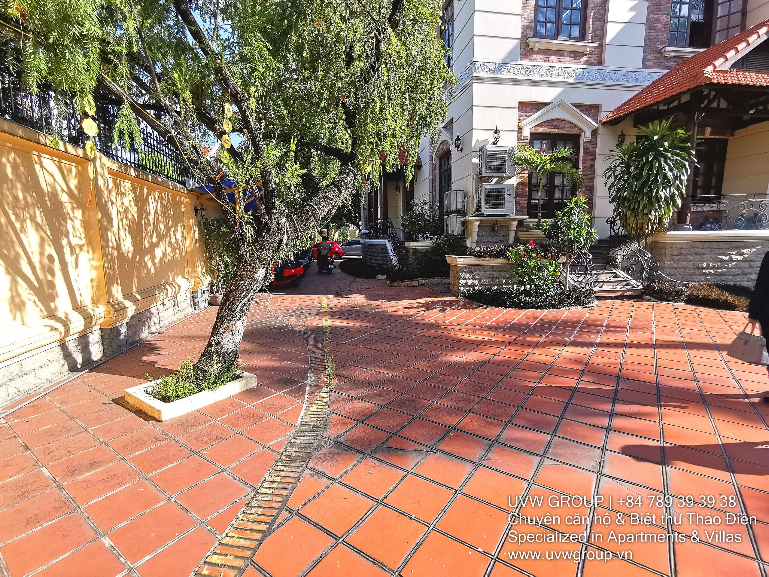 Large 5-bedroom house with 1,200m² usable area for rent in HCMC