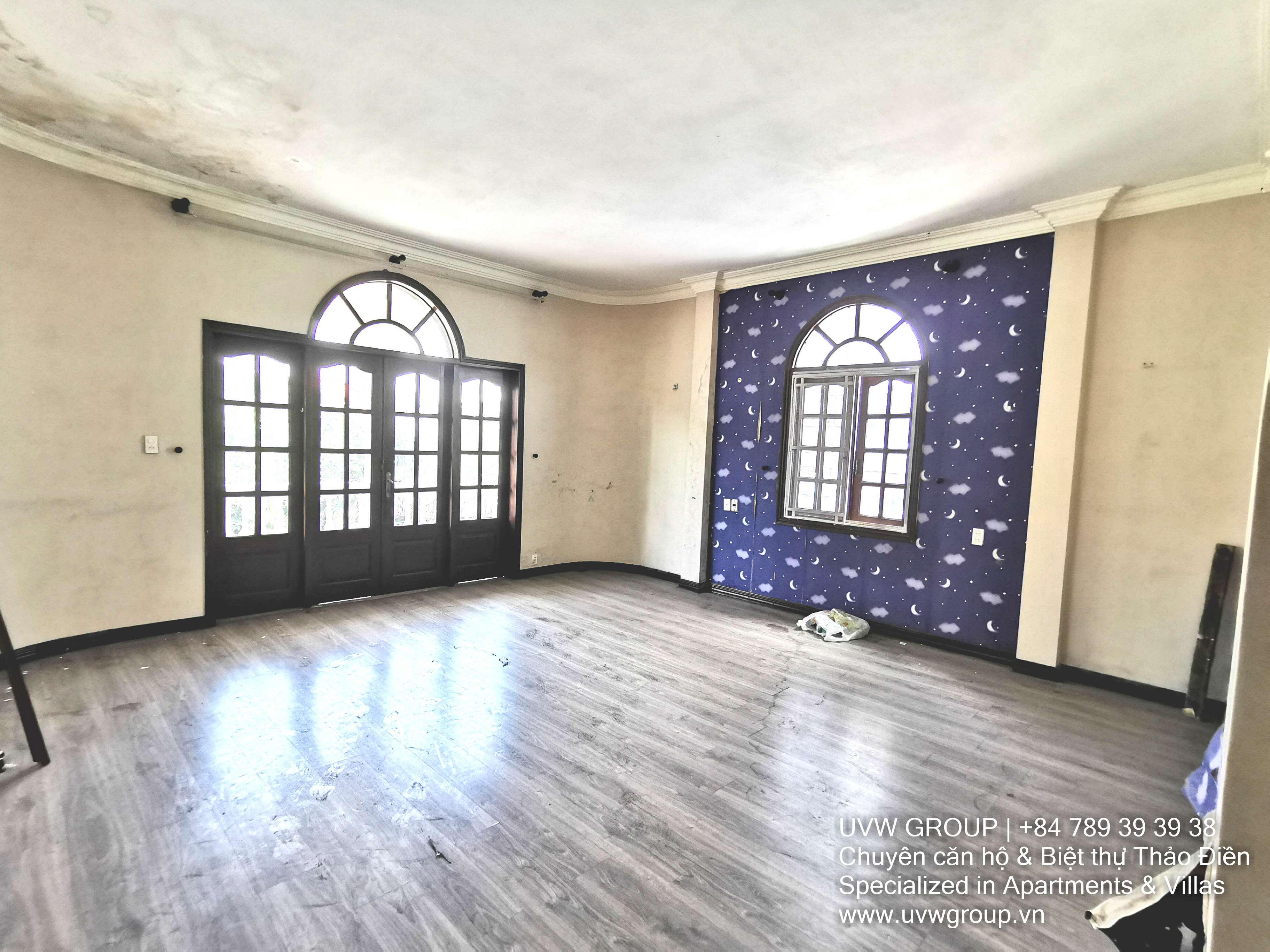 Unfurnished 5-bedroom villa for rent in Thao Dien with 1250m²