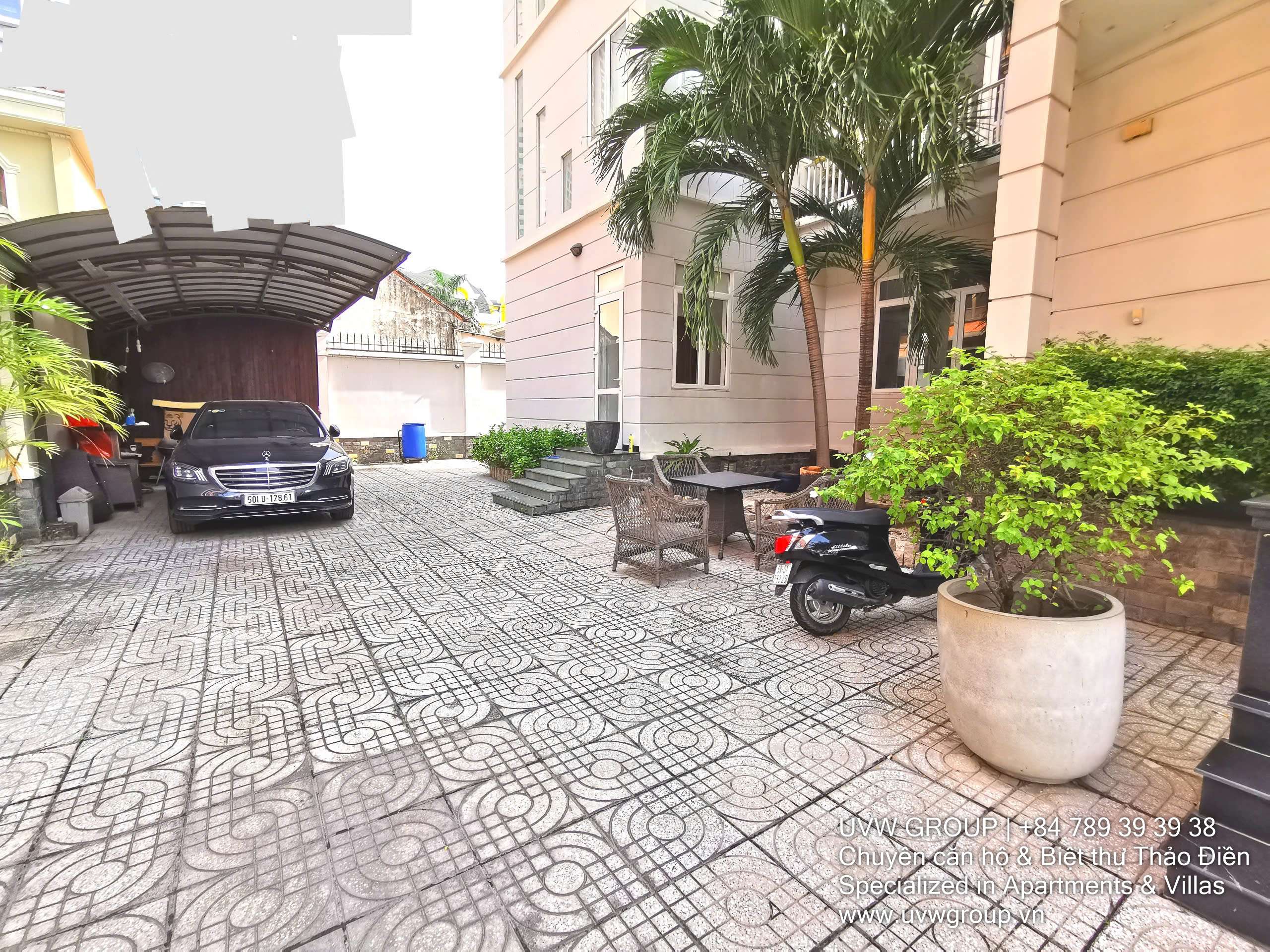 Fully furnished 5-bedroom luxury villa for rent in Thao Dien with 450m² area