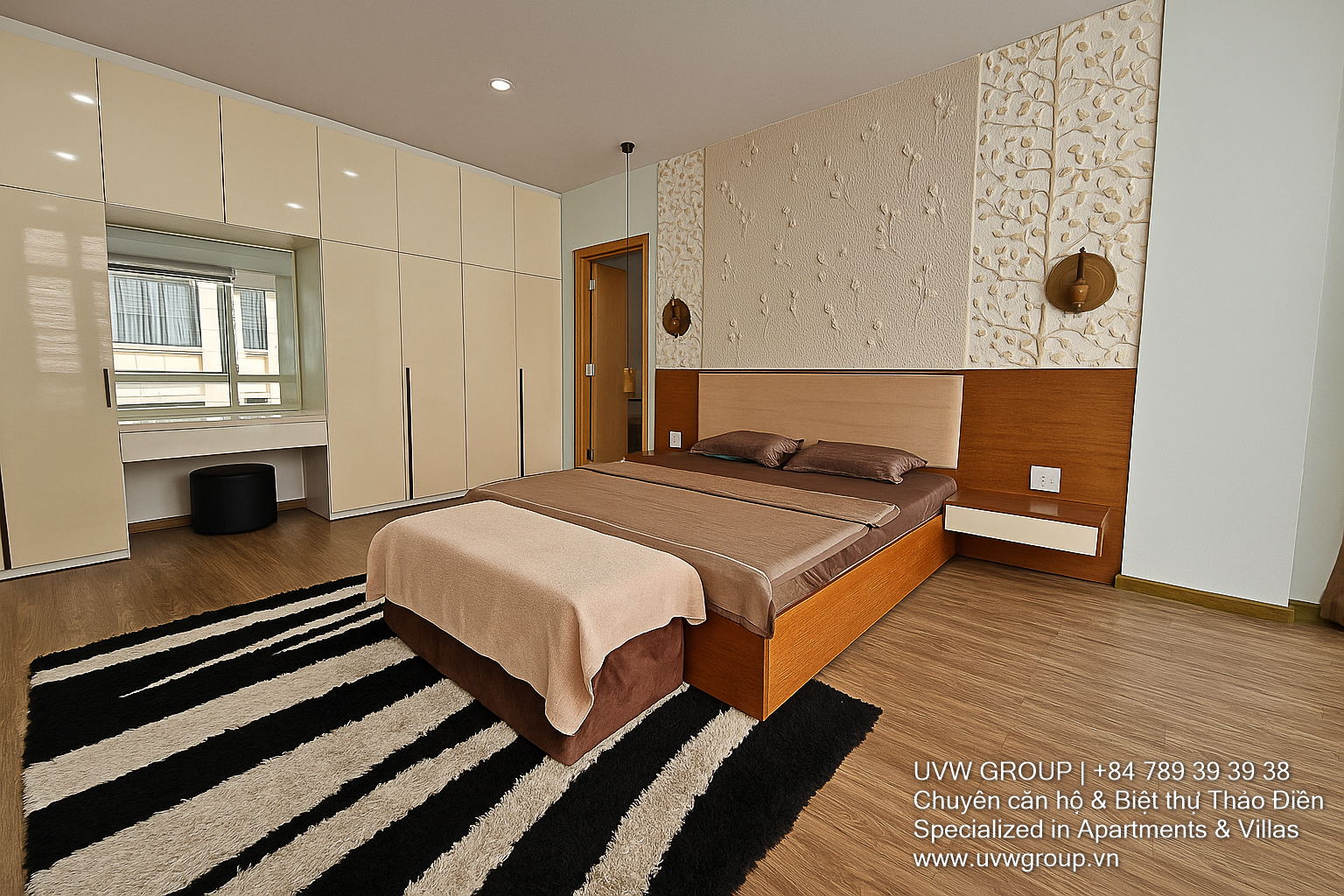 Short-term luxury villa in Binh Chanh, HCMC with 7 bedrooms, private pool, garden, and karaoke