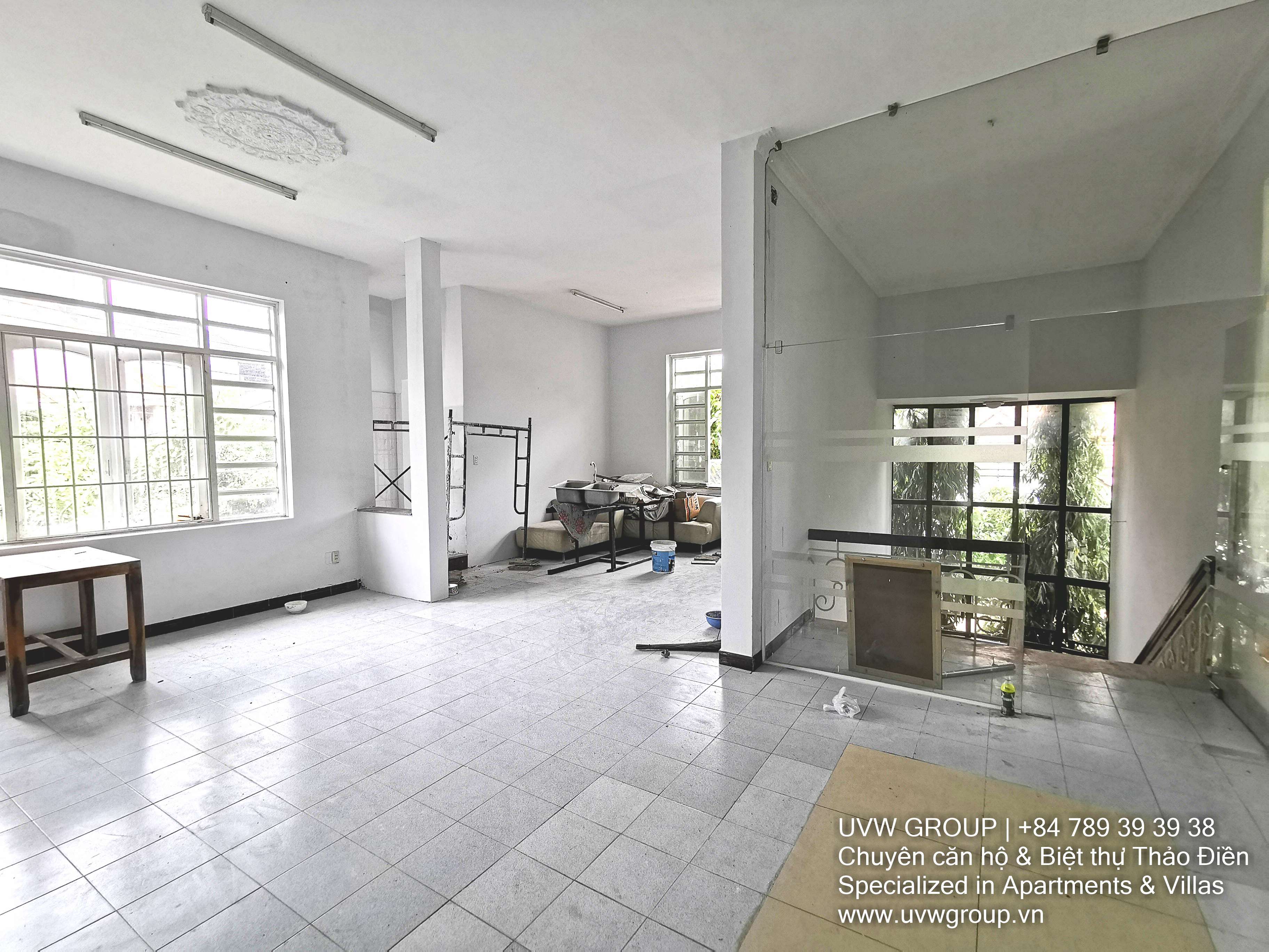 Unfurnished 4-bedroom villa for rent in Thao Dien with 450m² area