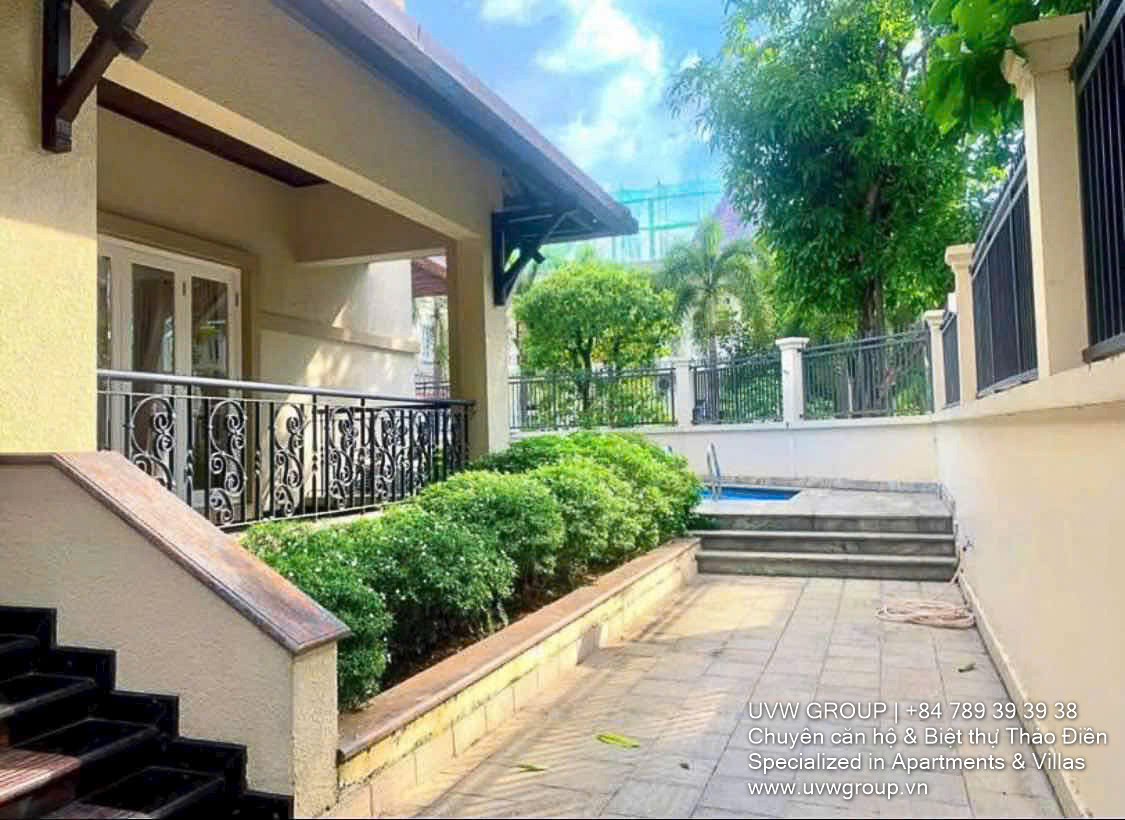 4BR pool villa for rent in Thao Dien, 500m², with garden and basic furnishings