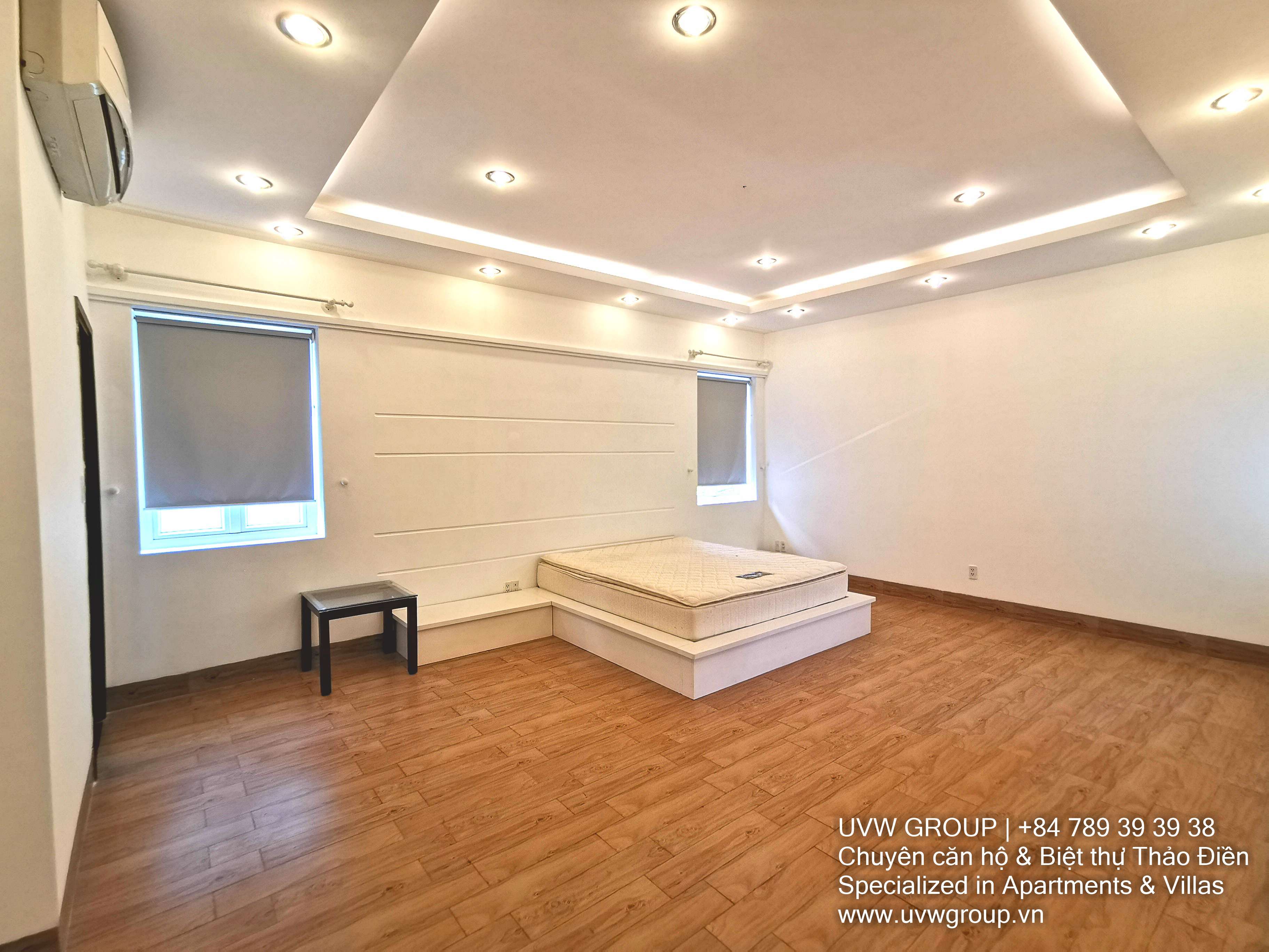 Fully furnished 5-bedroom luxury villa for rent in Thao Dien with 450m² area