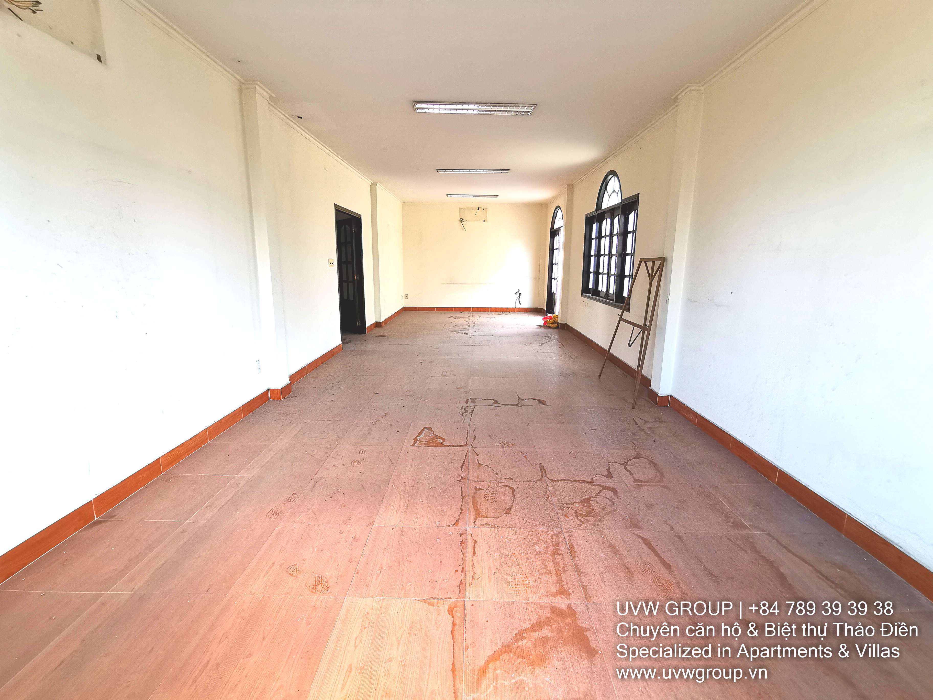 Unfurnished 5-bedroom villa for rent in Thao Dien with 1250m²