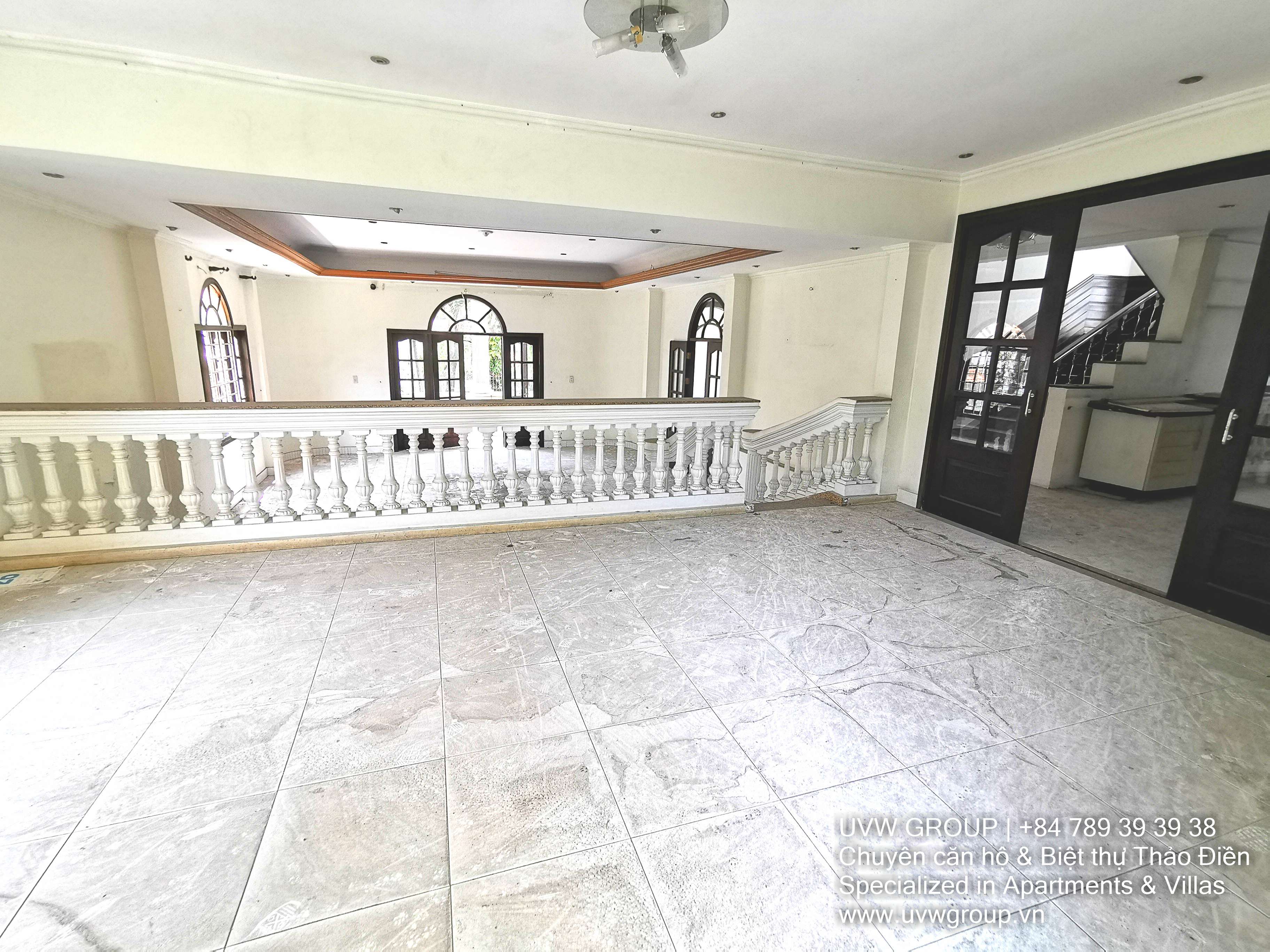 Unfurnished 5-bedroom villa for rent in Thao Dien with 1250m²