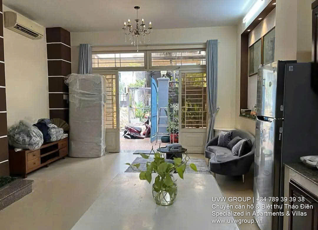 Compact 3-bedroom house for rent in Thao Dien with 1 workroom