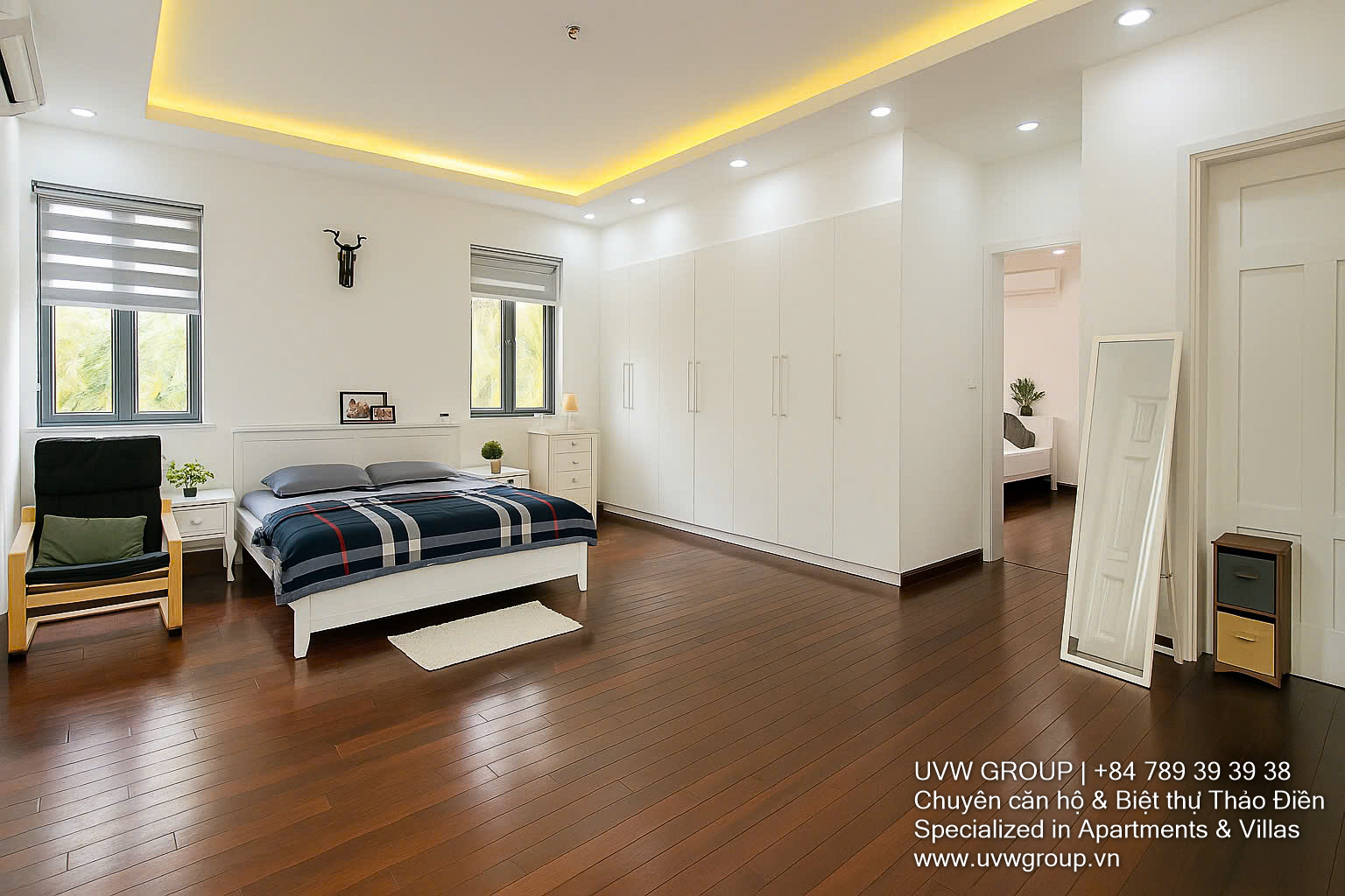 5-bedroom villa with garden and swimming pool for rent in Thao Dien