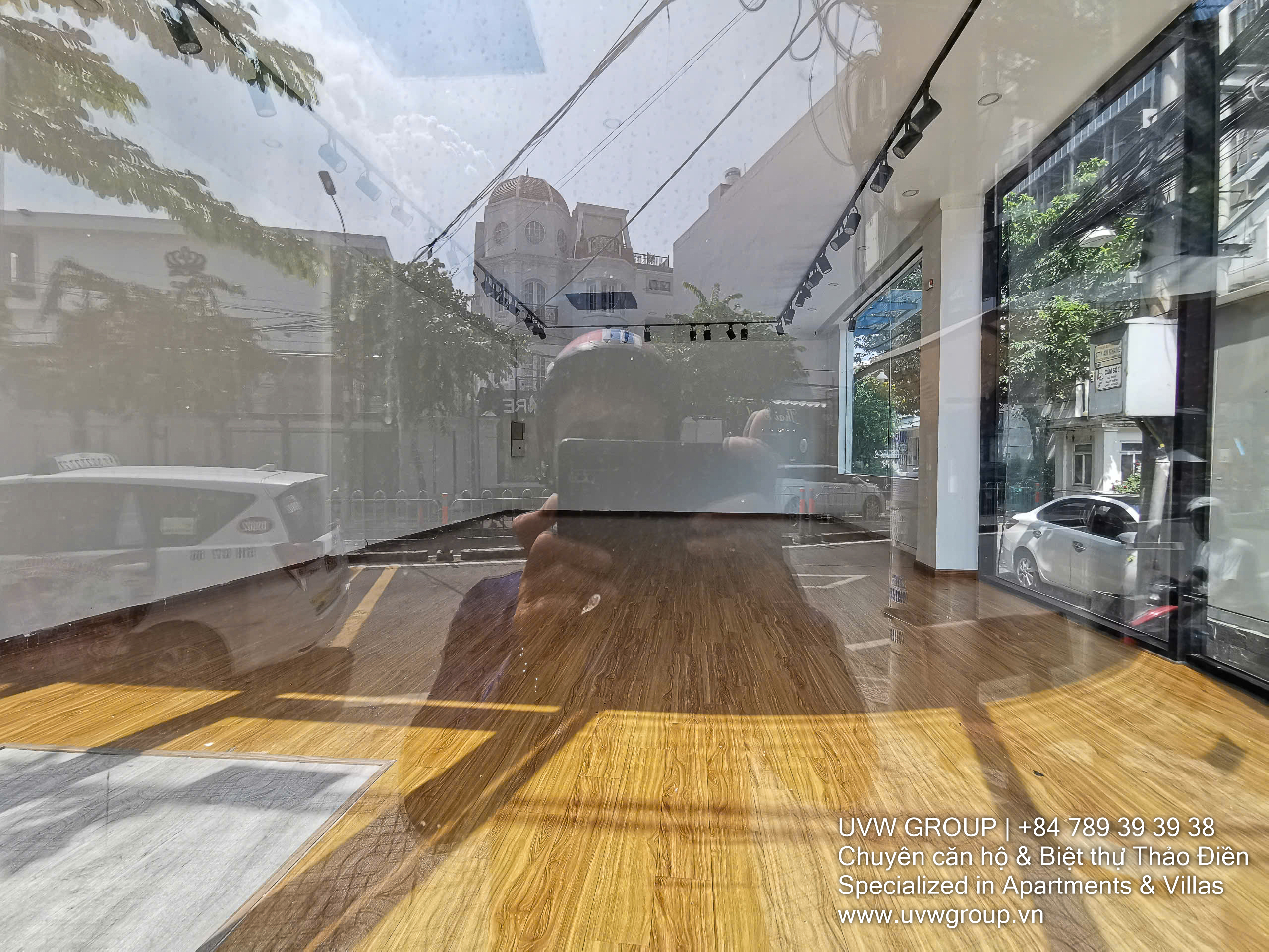 Corner commercial space for rent in Thao Dien with 2 frontages