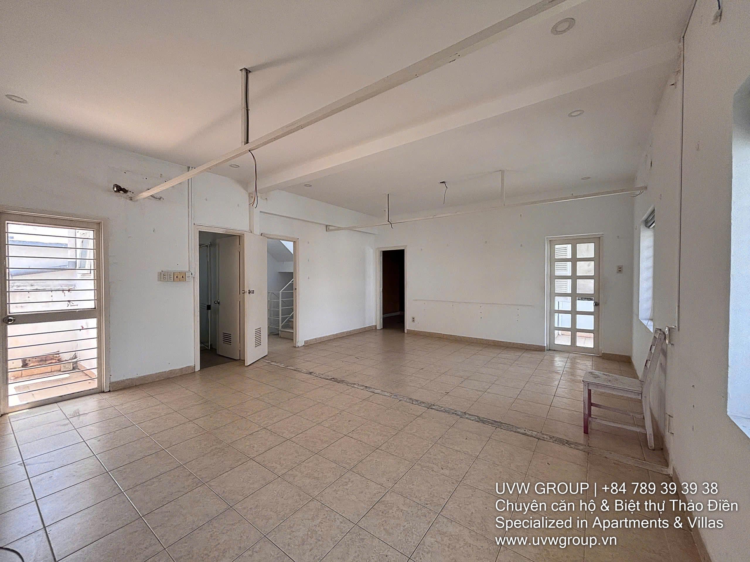 House for rent in Thao Dien, 220m², 4 bedrooms, garden, available April