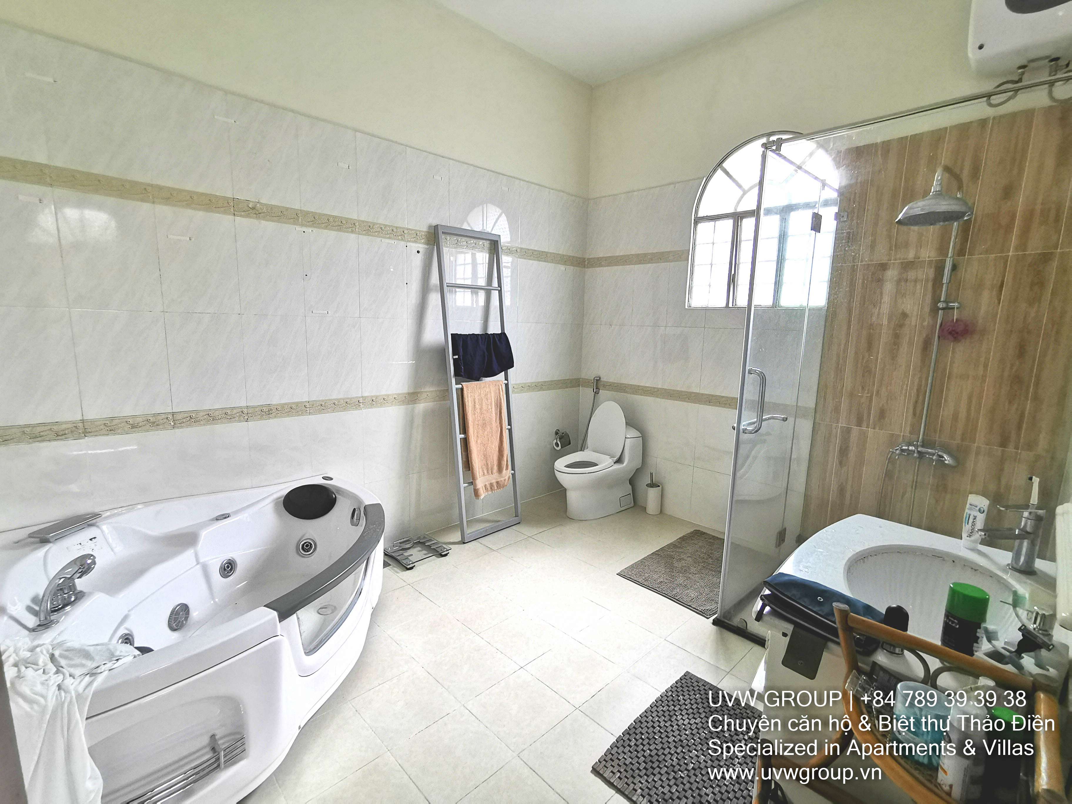 4-bedroom luxury villa for rent in Thao Dien with 450m² area