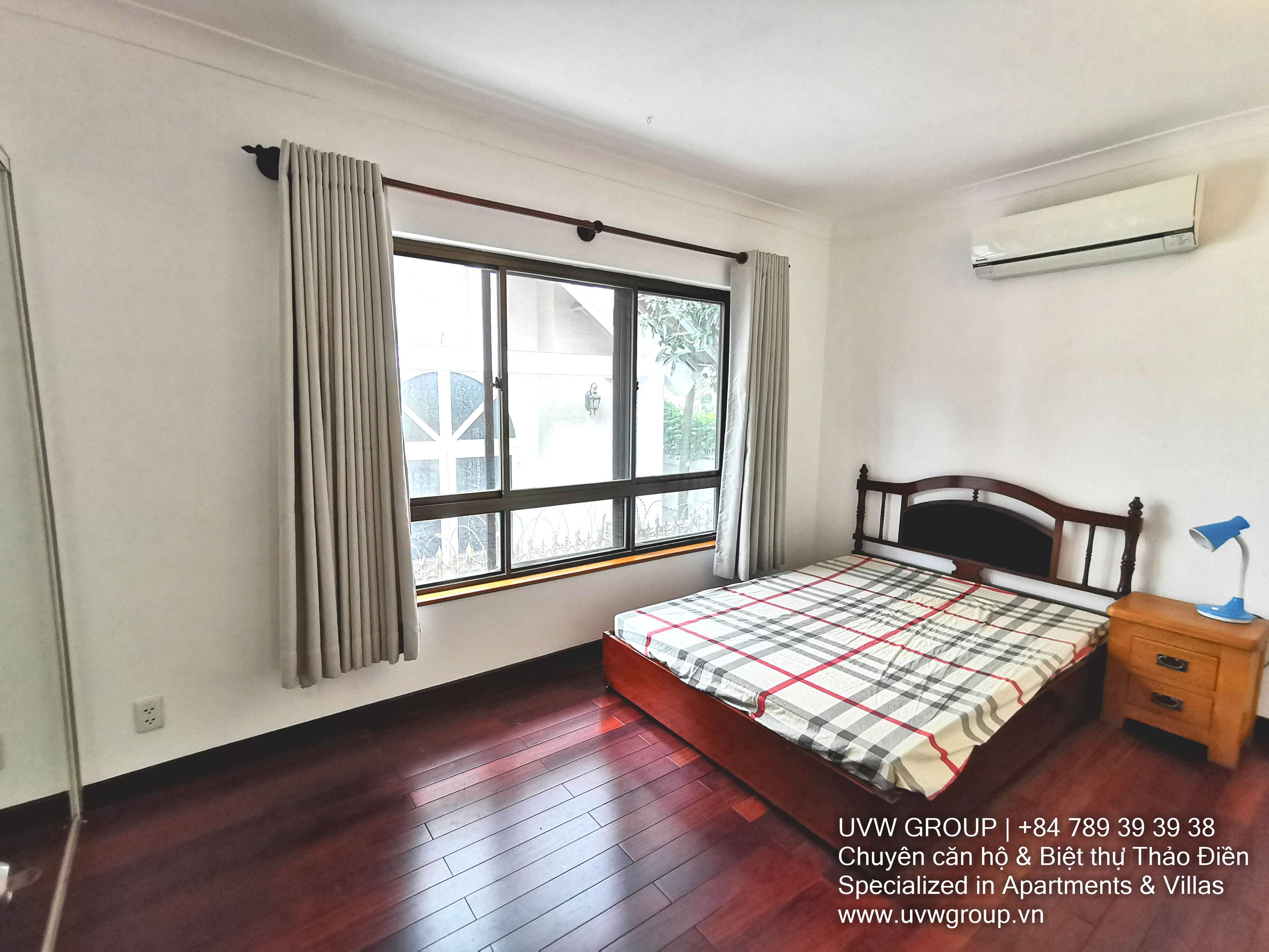 5-bedroom villa with 600m² for rent in Thao Dien, basic furnished