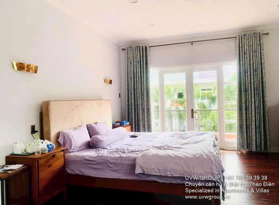 4BR pool villa for rent in Thao Dien, 500m², with garden and basic furnishings