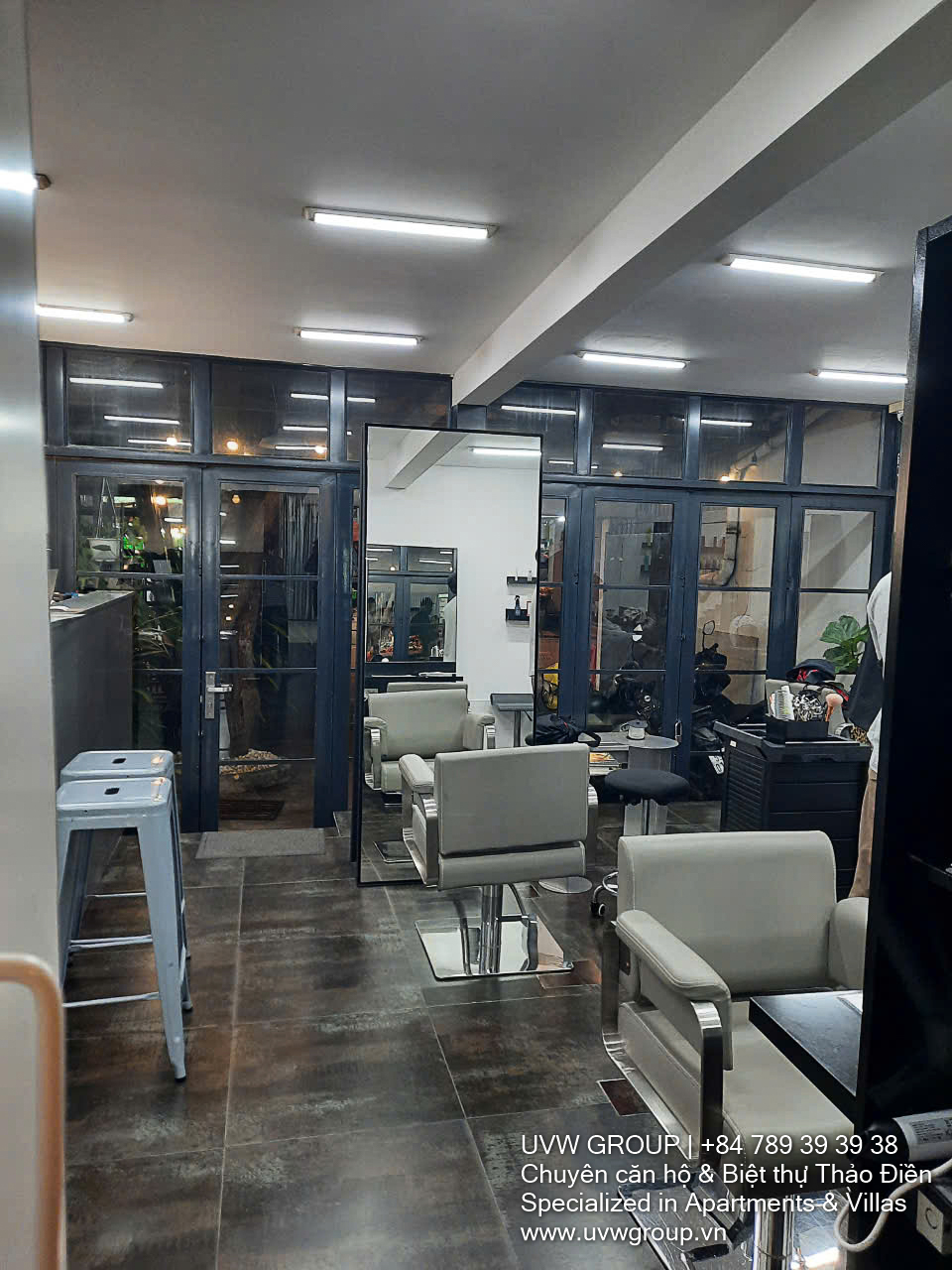 Rent a 120m² 2-level commercial space on Xuan Thuy, Thao Dien. Stylish frontage, courtyard, ideal for cafés or creative offices. Rent: $4,000/month.
