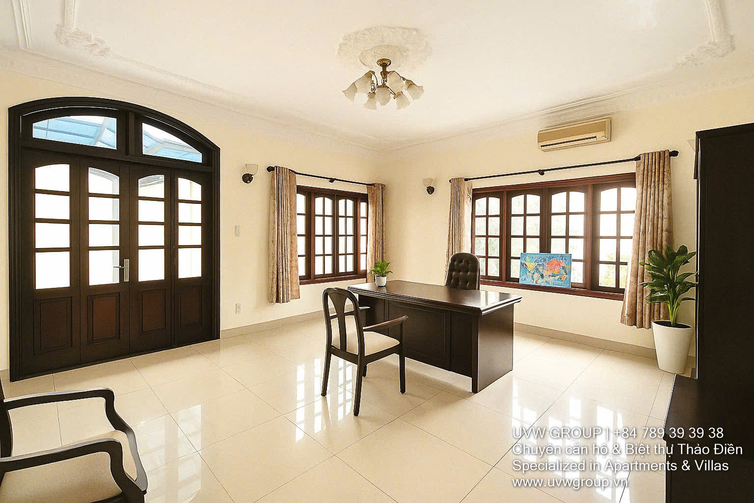 White villa for rent in Thao Dien with large garden and 4 bedrooms