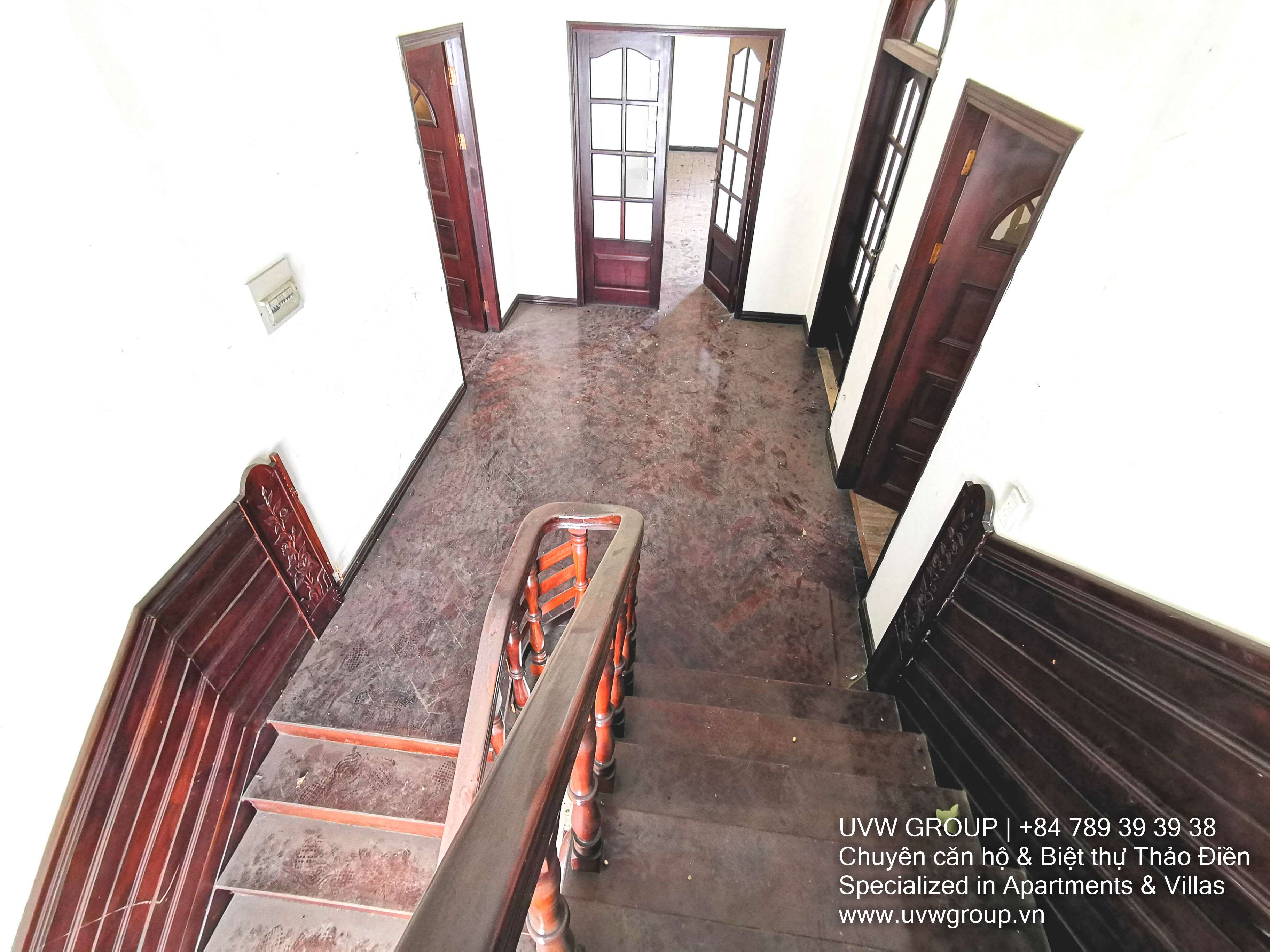 Unfurnished 5-bedroom villa for rent in Thao Dien with 1250m²