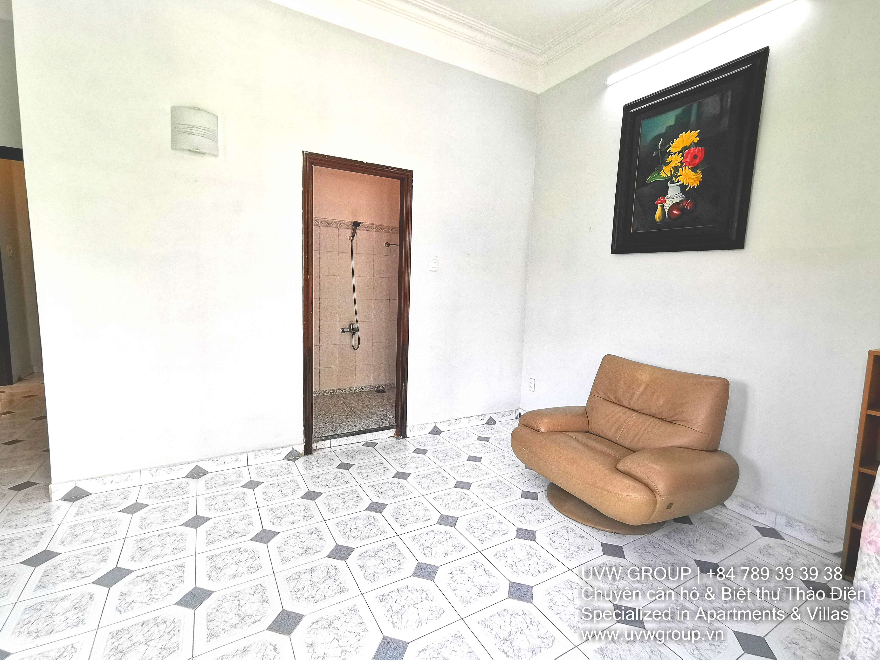 Basic furnished 3-bedroom house for rent in Thao Dien, 120m²