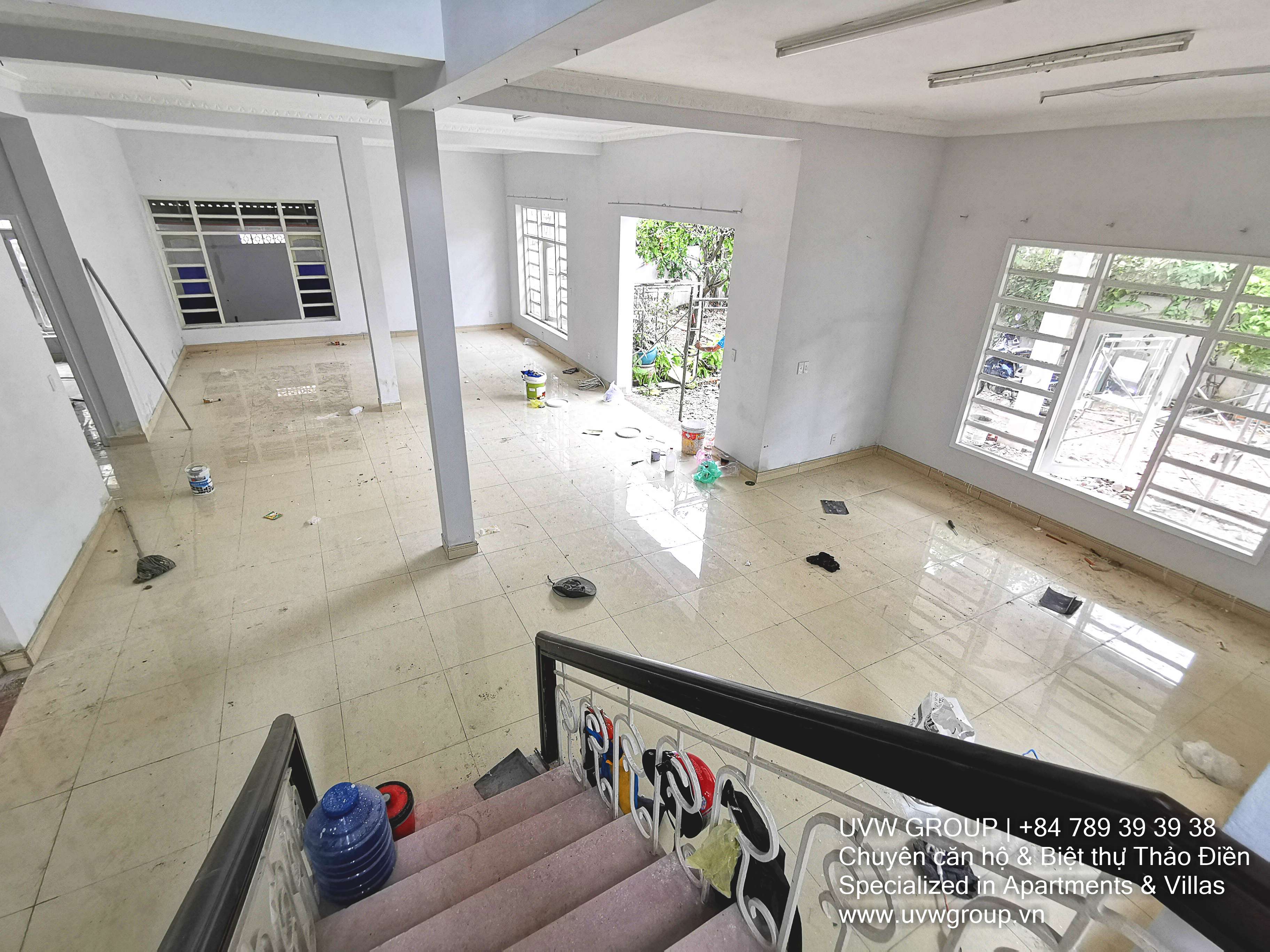 Unfurnished 4-bedroom villa for rent in Thao Dien with 450m² area