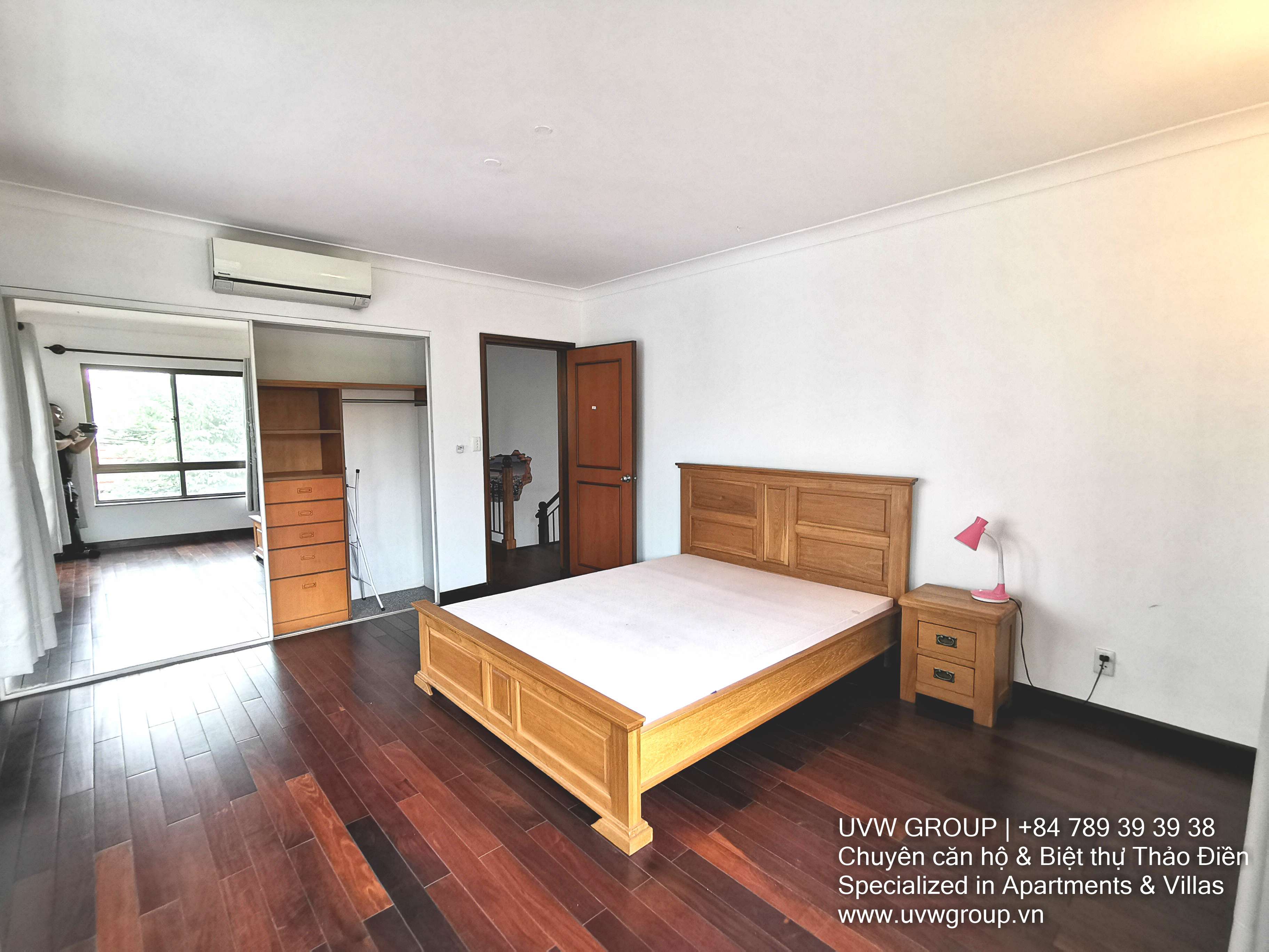 5-bedroom villa with 600m² for rent in Thao Dien, basic furnished