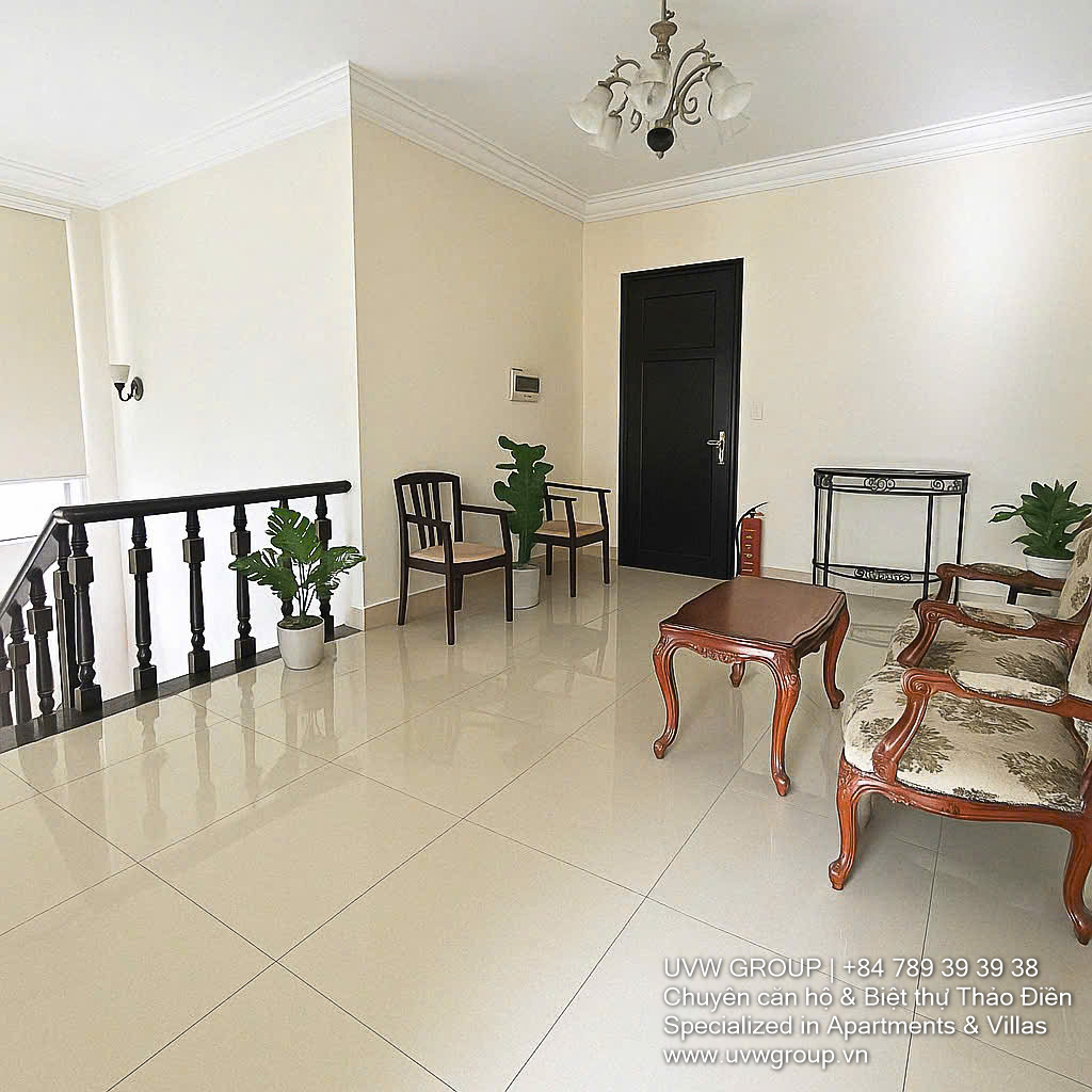 White villa for rent in Thao Dien with large garden and 4 bedrooms