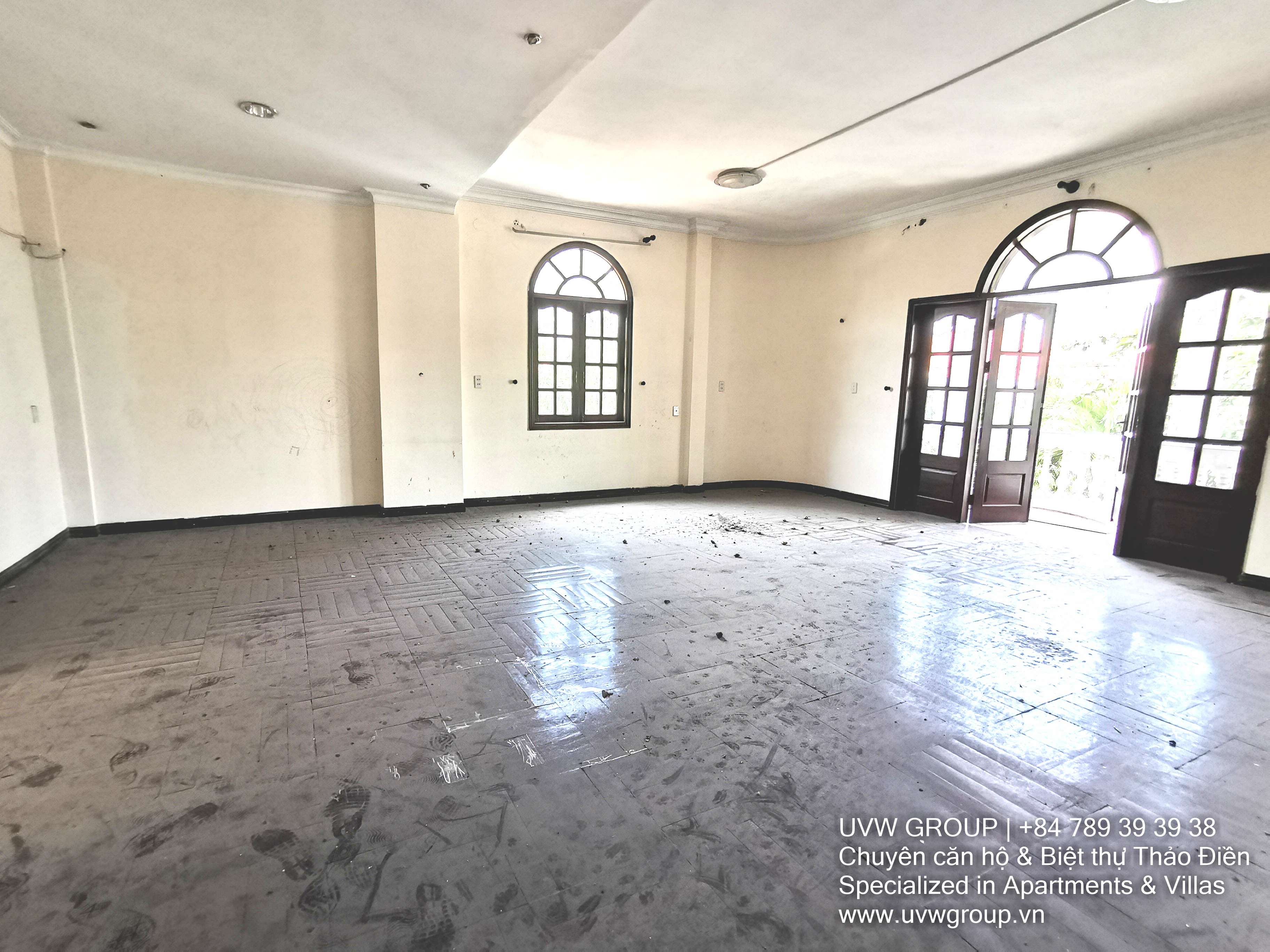 Unfurnished 5-bedroom villa for rent in Thao Dien with 1250m²