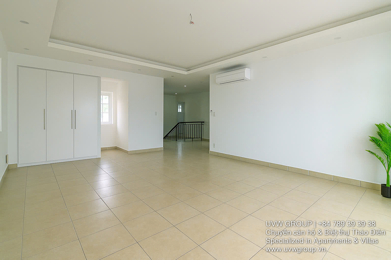 5-bedroom villa with garden and swimming pool for rent in Thao Dien