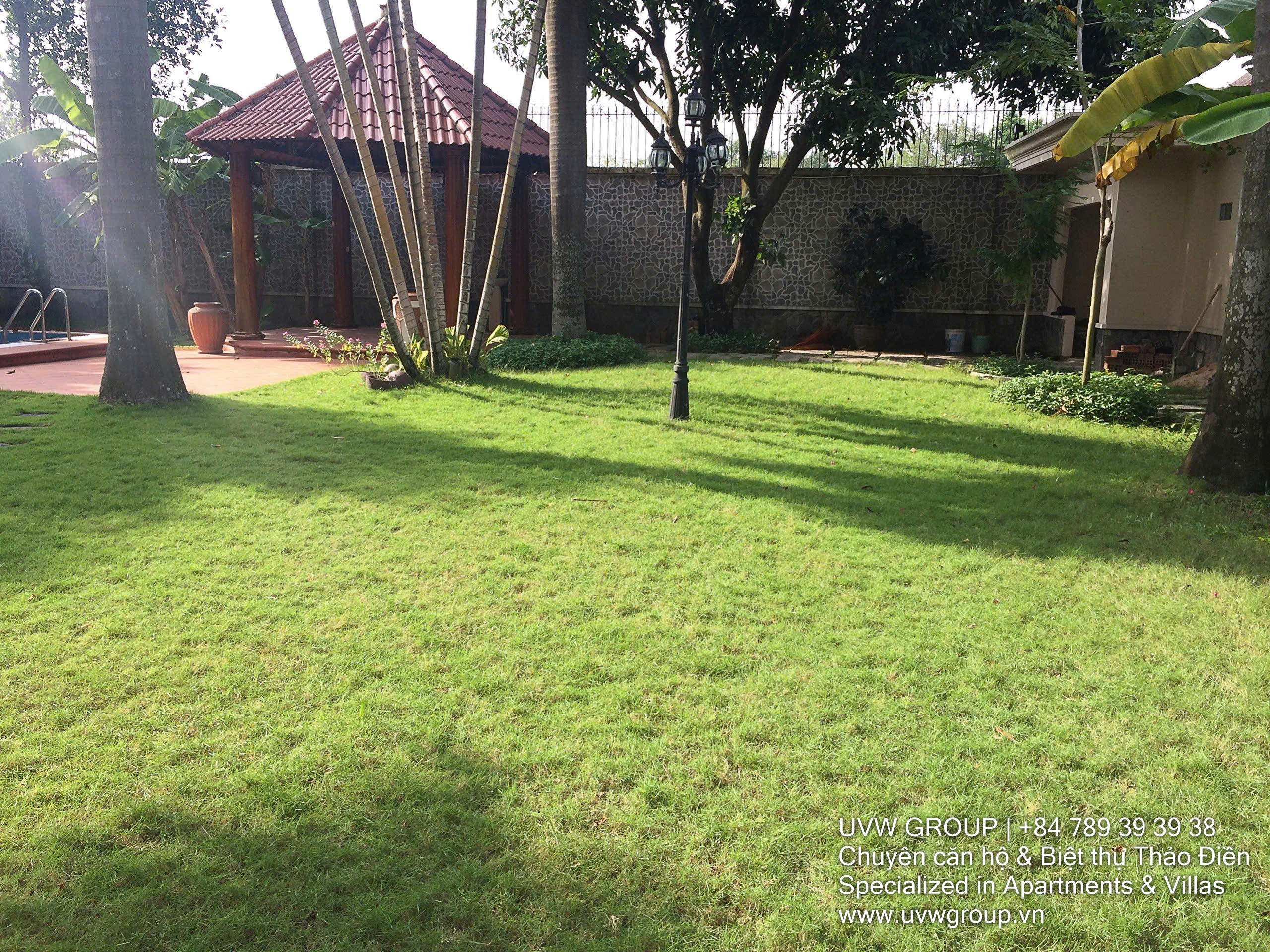 Beautiful 2-frontage villa for sale in Thao Dien, 975m² land, swimming pool, 5BR, luxury garden home