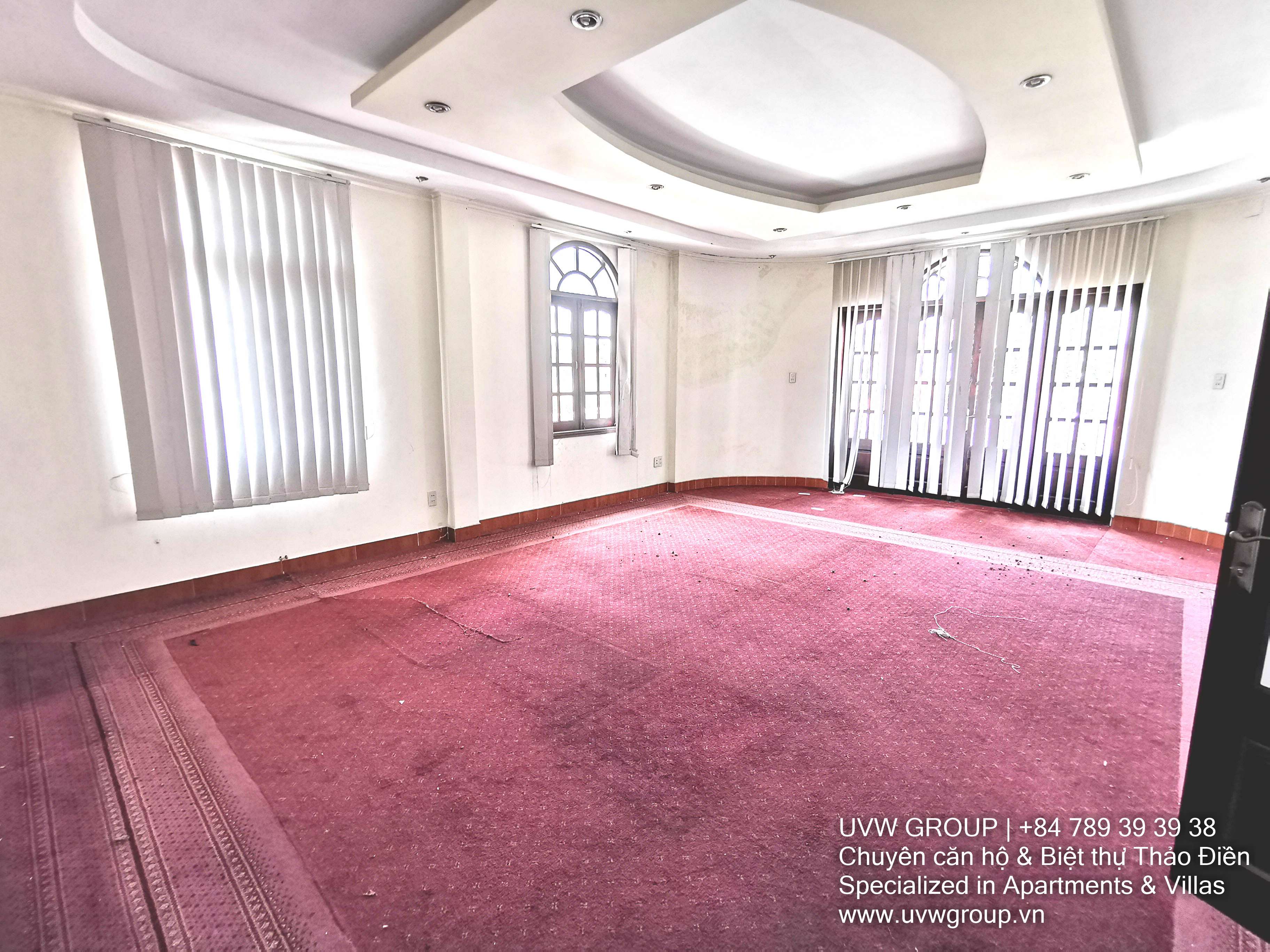 Unfurnished 5-bedroom villa for rent in Thao Dien with 1250m²