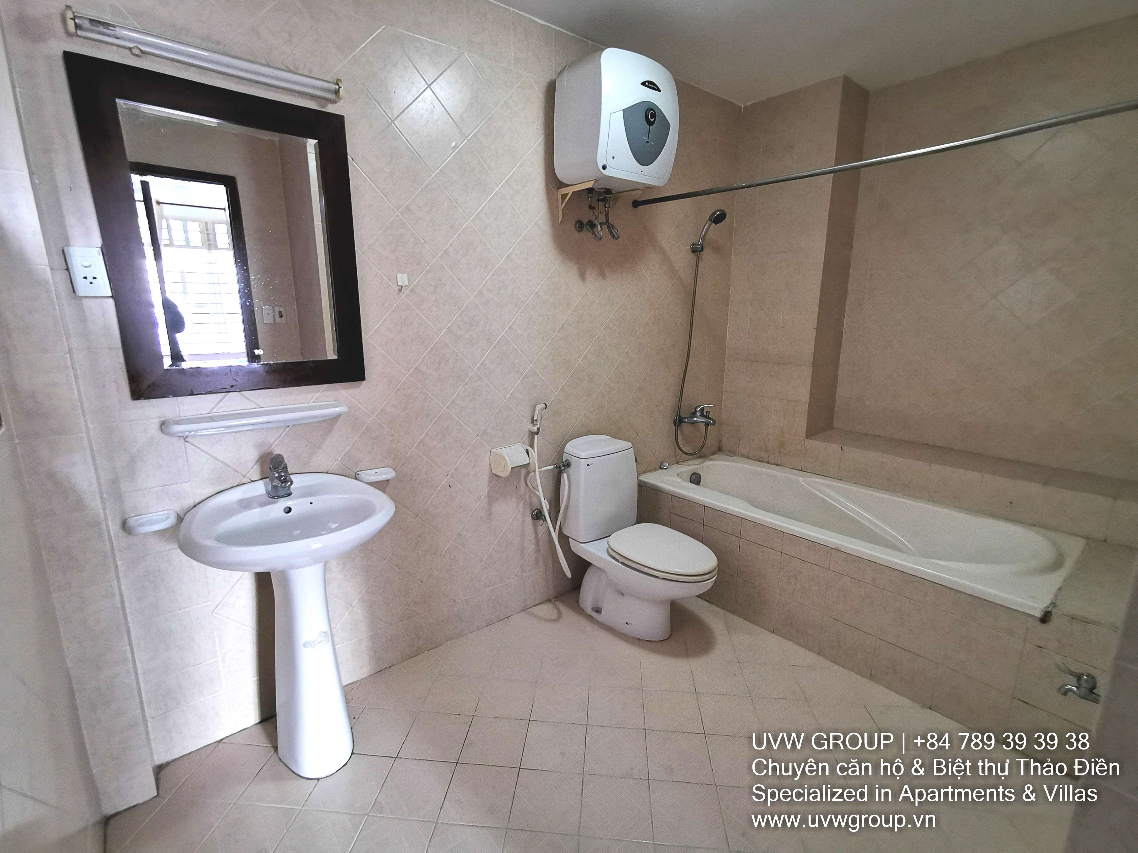 Basic furnished 3-bedroom house for rent in Thao Dien, 110m²