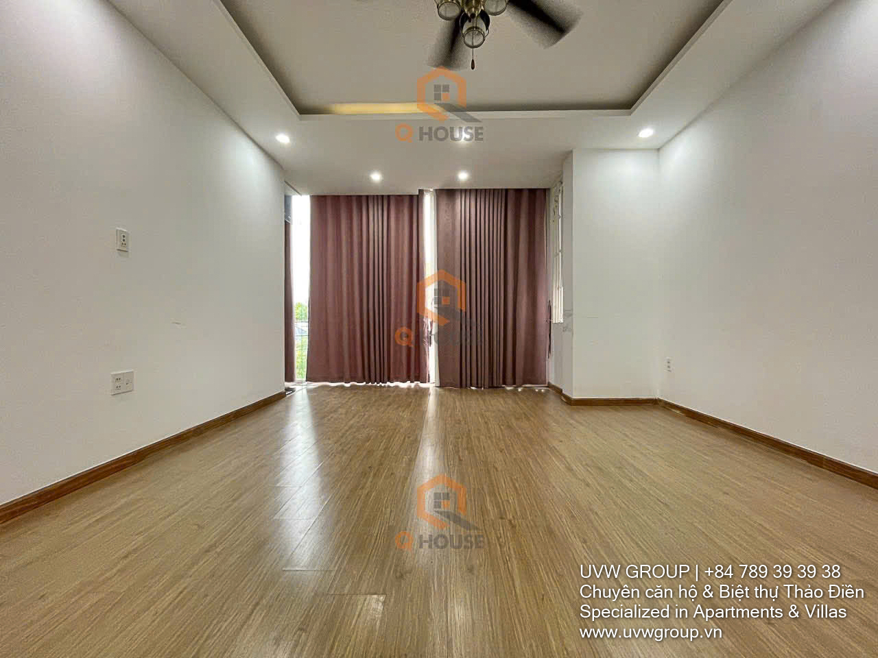 Corner office building for rent at 28 Bat Nan, Thanh My Loi with elevator