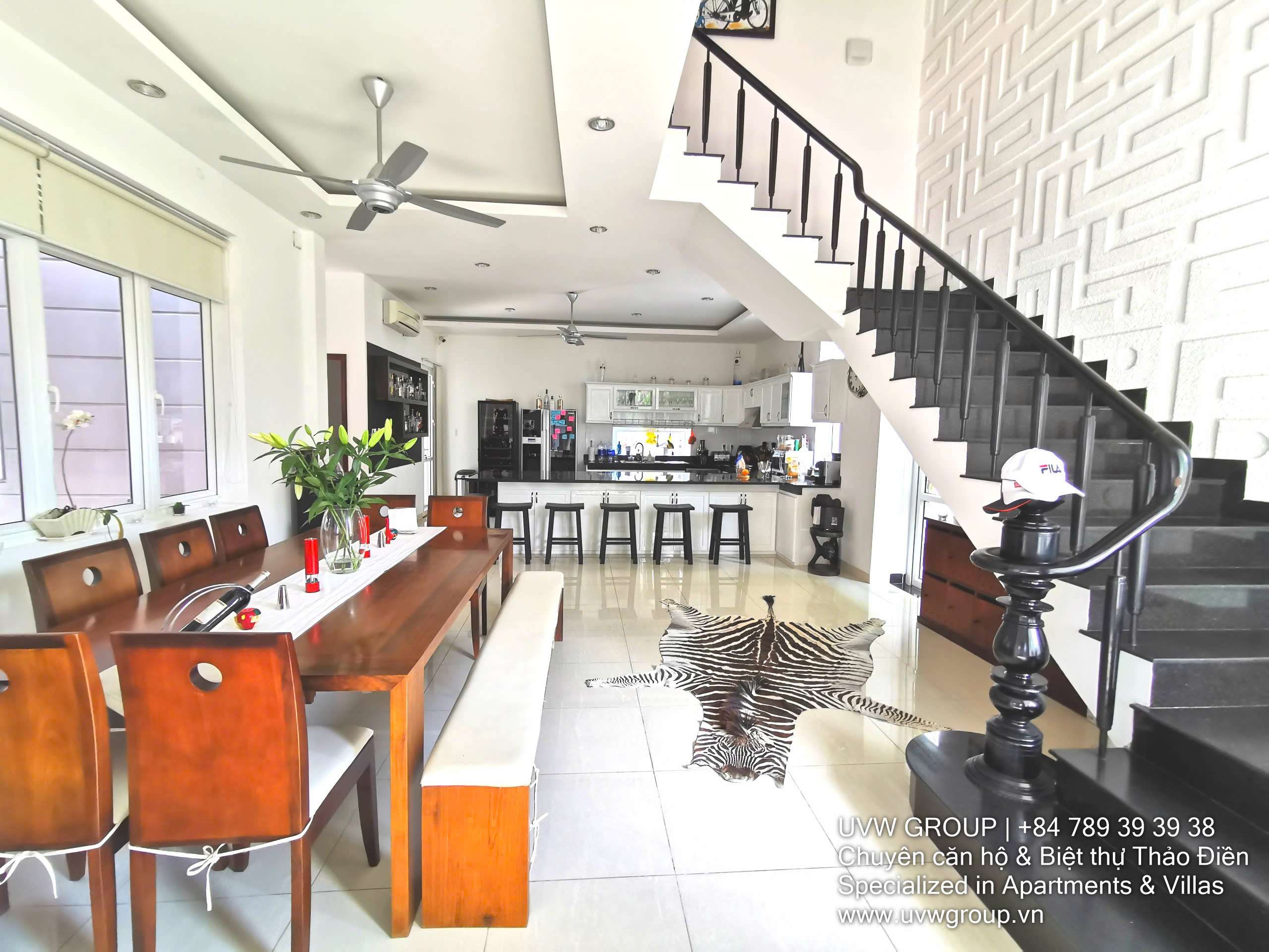 Fully furnished 5-bedroom luxury villa for rent in Thao Dien with 450m² area