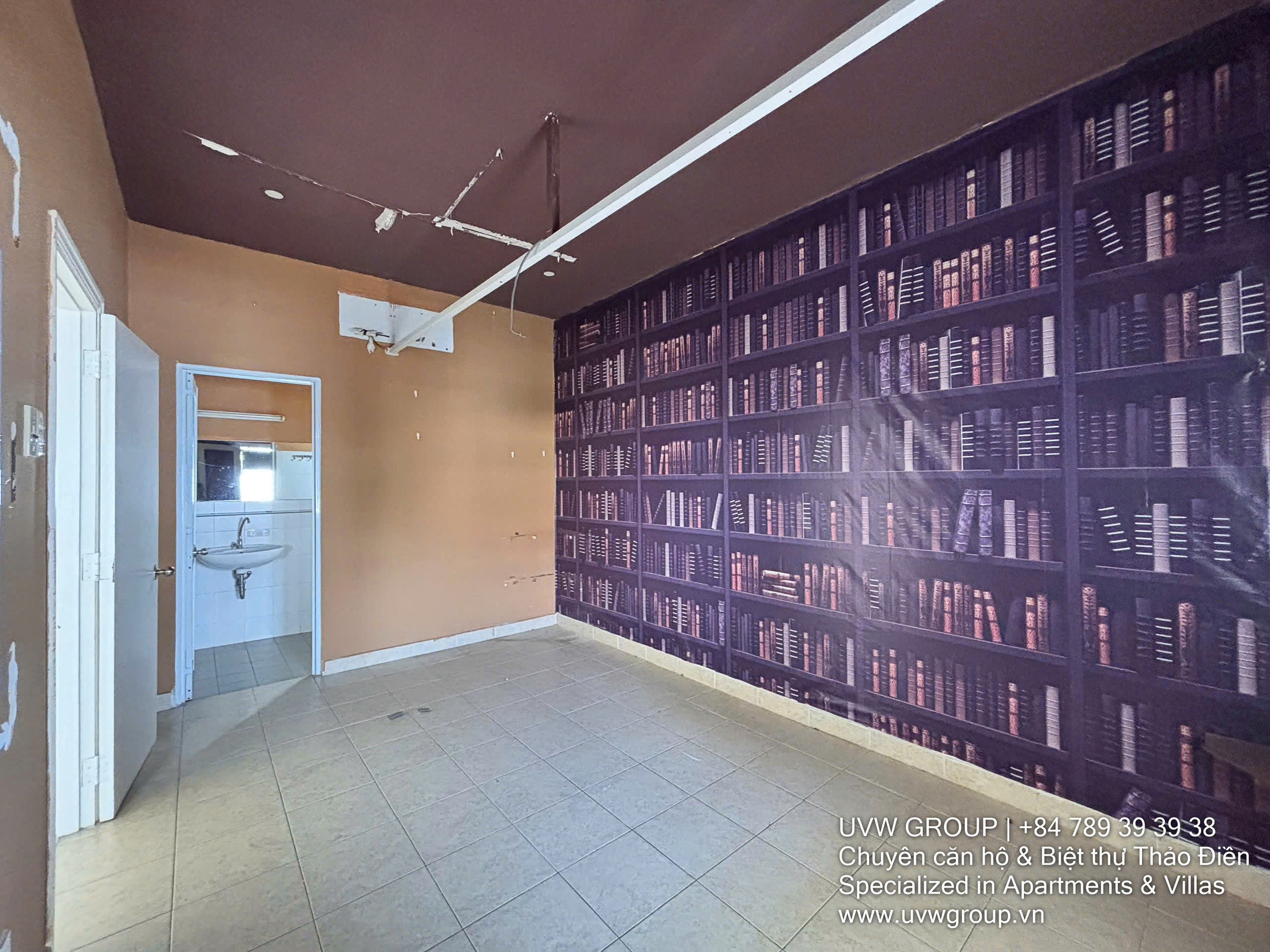 House for rent in Thao Dien, 220m², 4 bedrooms, garden, available April