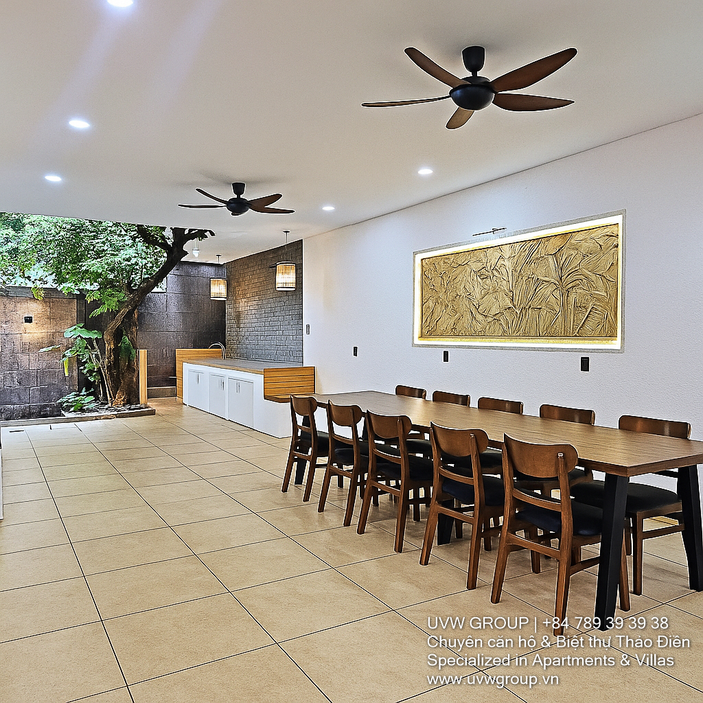 Luxury 4-bedroom villa for short-term rent on Nguyen U Di Street with pool, garden, BBQ