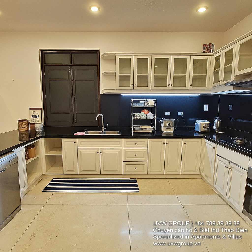 5-bedroom luxury villa with pool and karaoke for short-term rent in Thao Dien, District 2