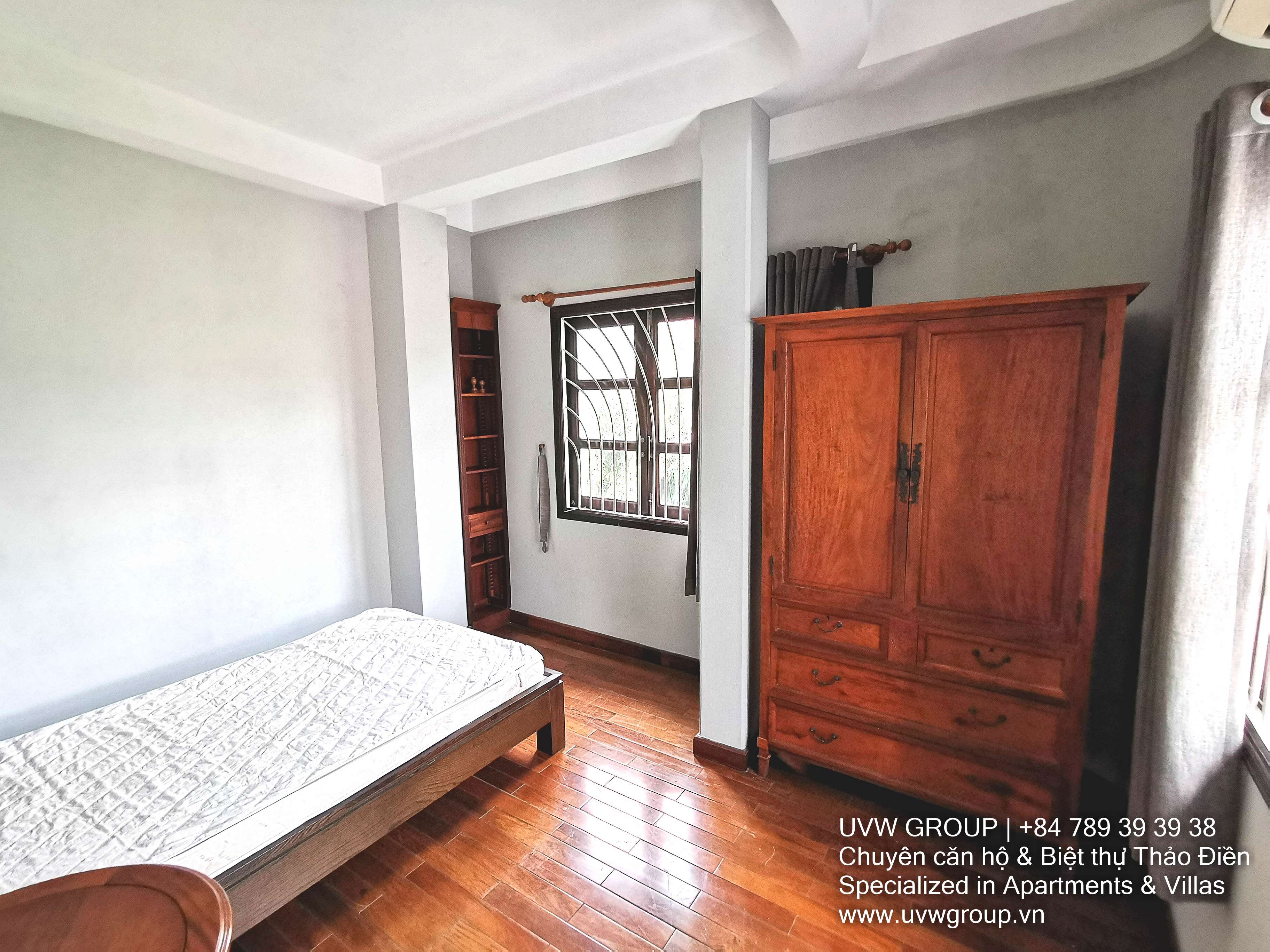 4-bedroom basic furnished villa for rent in Thao Dien, 110m²