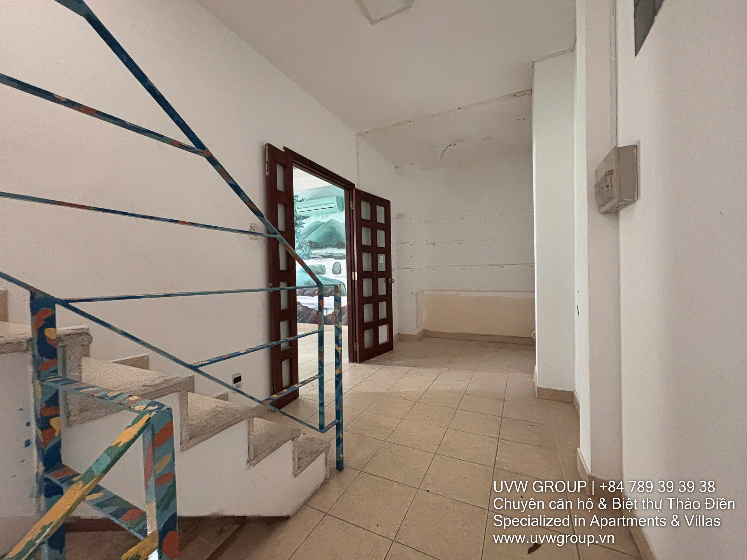 House for rent in Thao Dien, 220m², 4 bedrooms, garden, available April