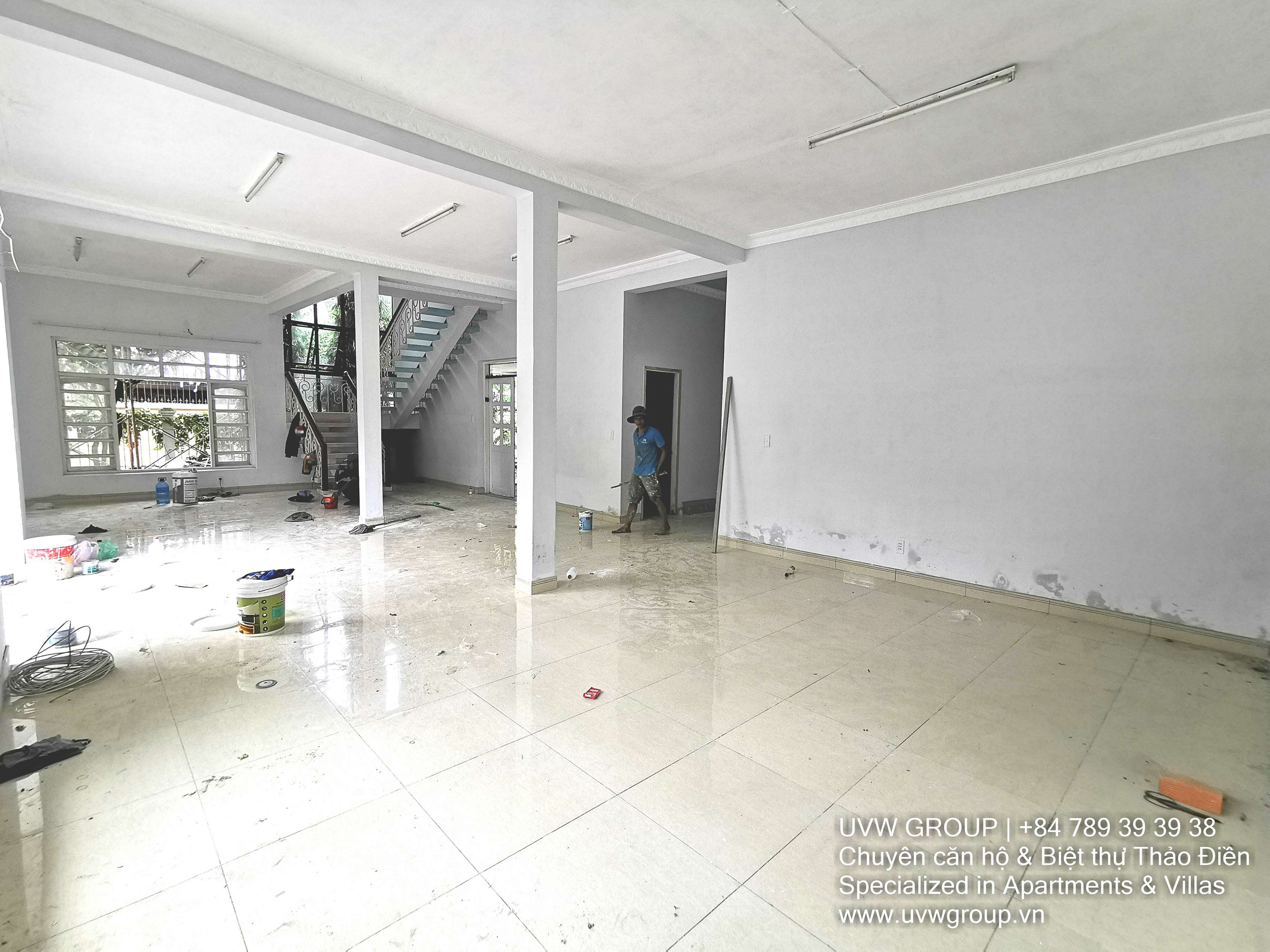 Unfurnished 4-bedroom villa for rent in Thao Dien with 450m² area