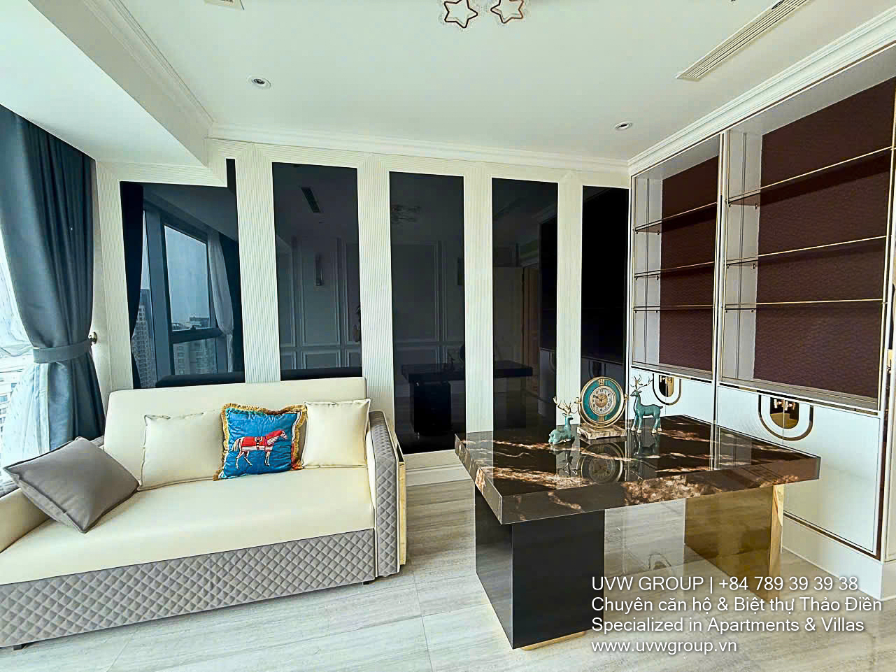 Luxury corner apartment with city view for sale at Vincom Center Le Thanh Ton, District 1