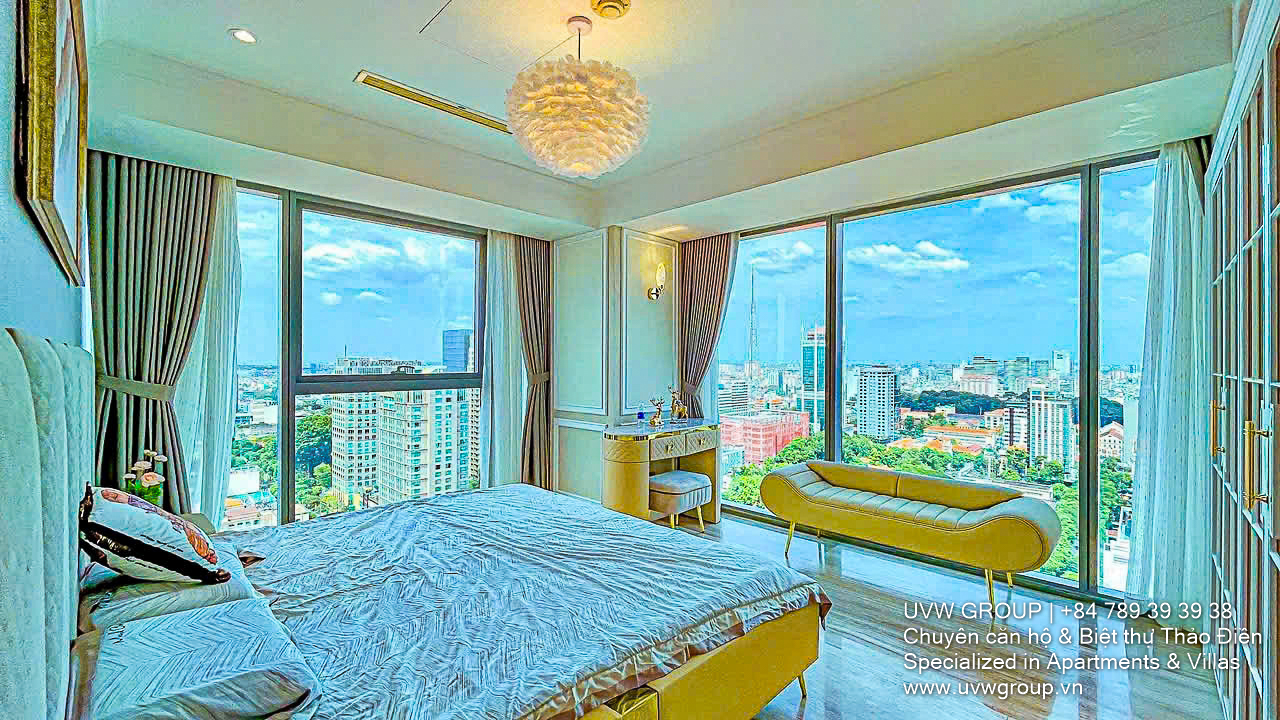 Luxury corner apartment with city view for sale at Vincom Center Le Thanh Ton, District 1