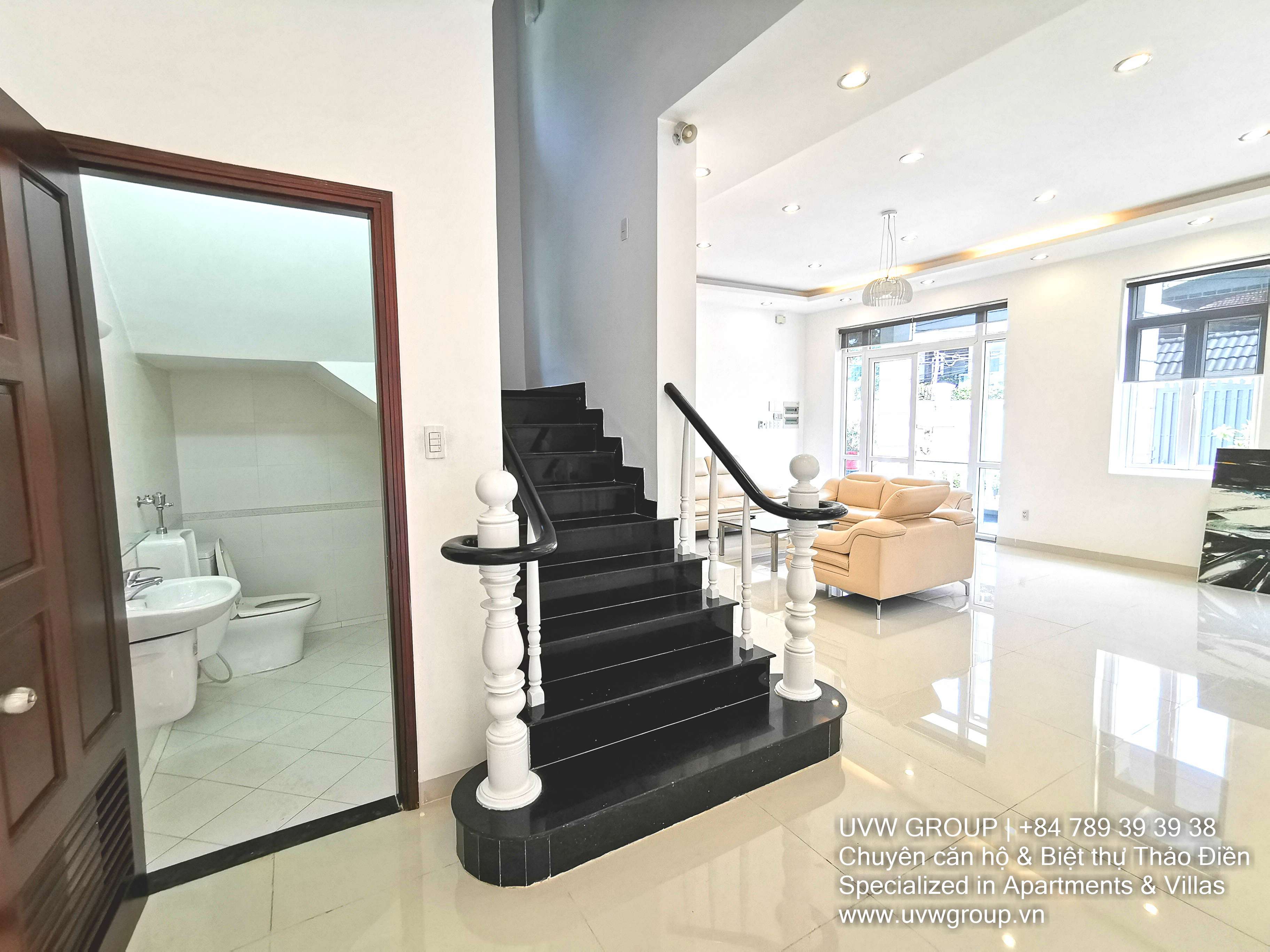 Fully furnished 5-bedroom luxury villa for rent in Thao Dien with 450m² area
